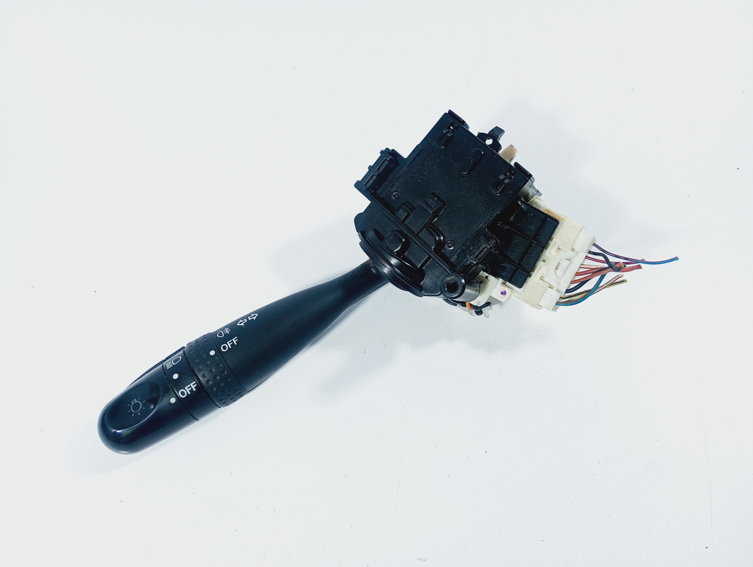 bouton commodo indicateurs de direction OE 173744 Suzuki Swift III lift 05-10