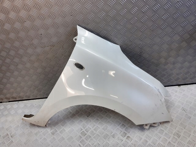 SUZUKI SWIFT MK8 КРЫЛО ПЕРЕДНИЙ ПРАВЫЙ ZVR