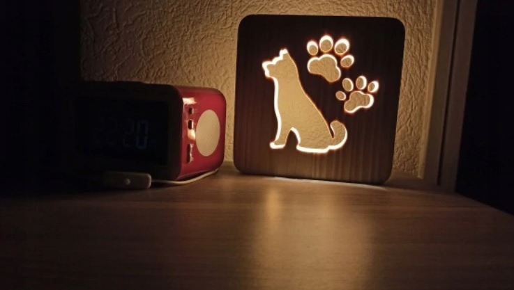 Lampka nocna LED drewno Łapa psa HIT Waga produktu z opakowaniem jednostkowym 0.5 kg