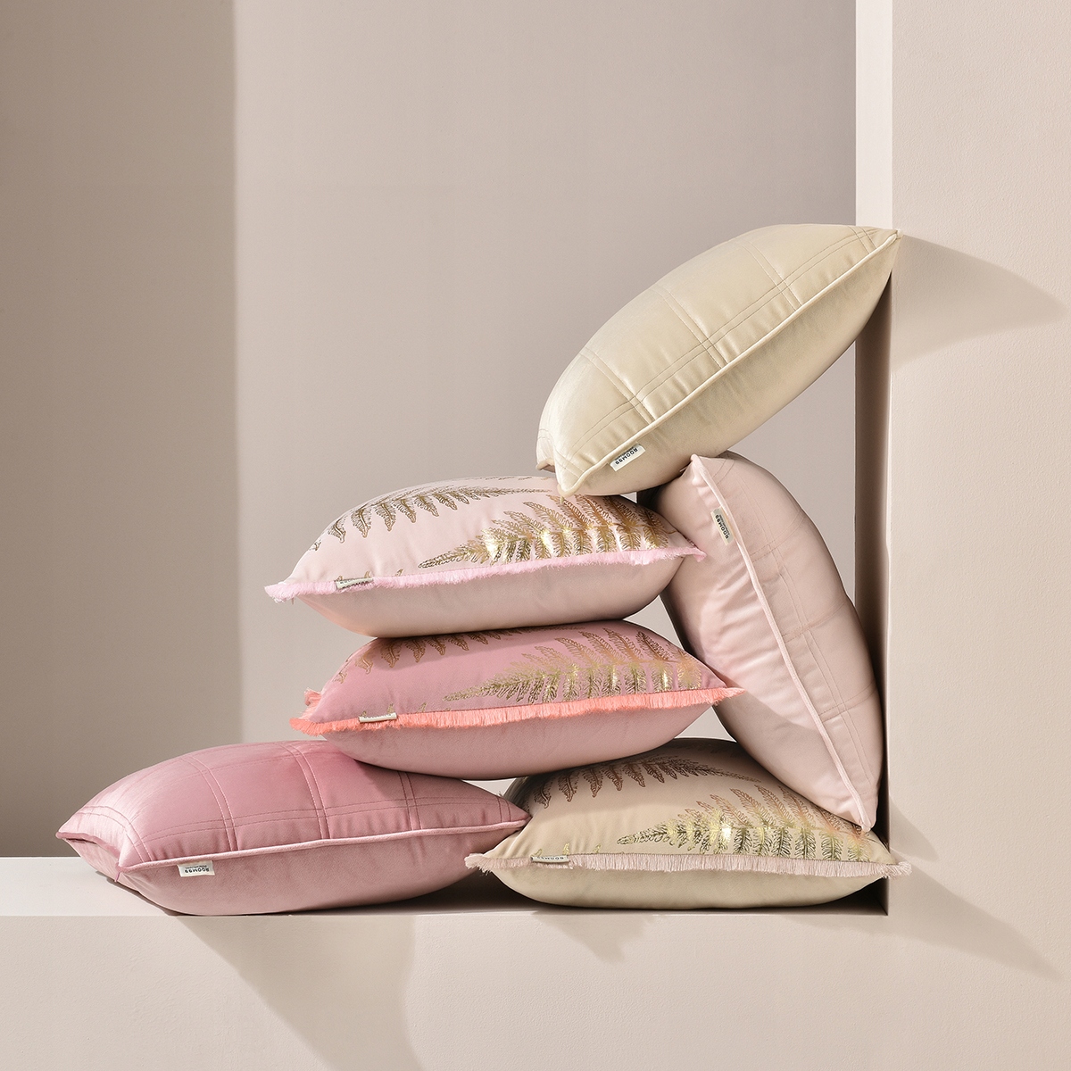 Poszewka dekoracyjna ozdobna na poduszkę welur 40x40 Euphoria róż pudrowy Długość 40 cm