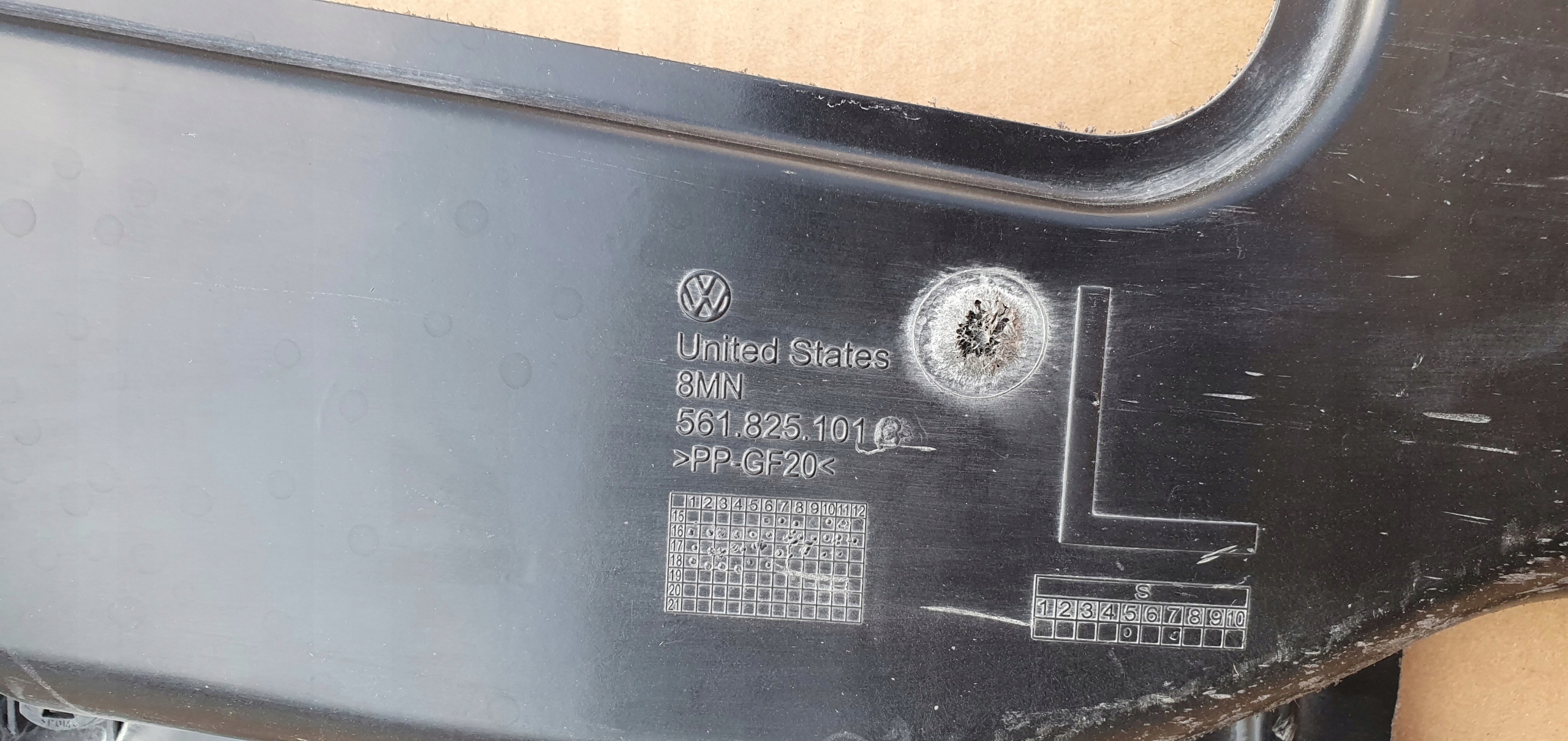 cover chassis VW PASSAT B8 USA 561825201C left