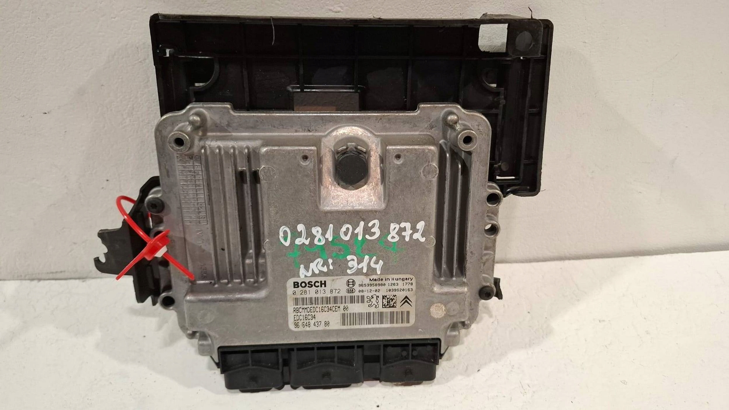 control unit of the engine computer 0281013872 Citroen Peugeot 1.6 HDI