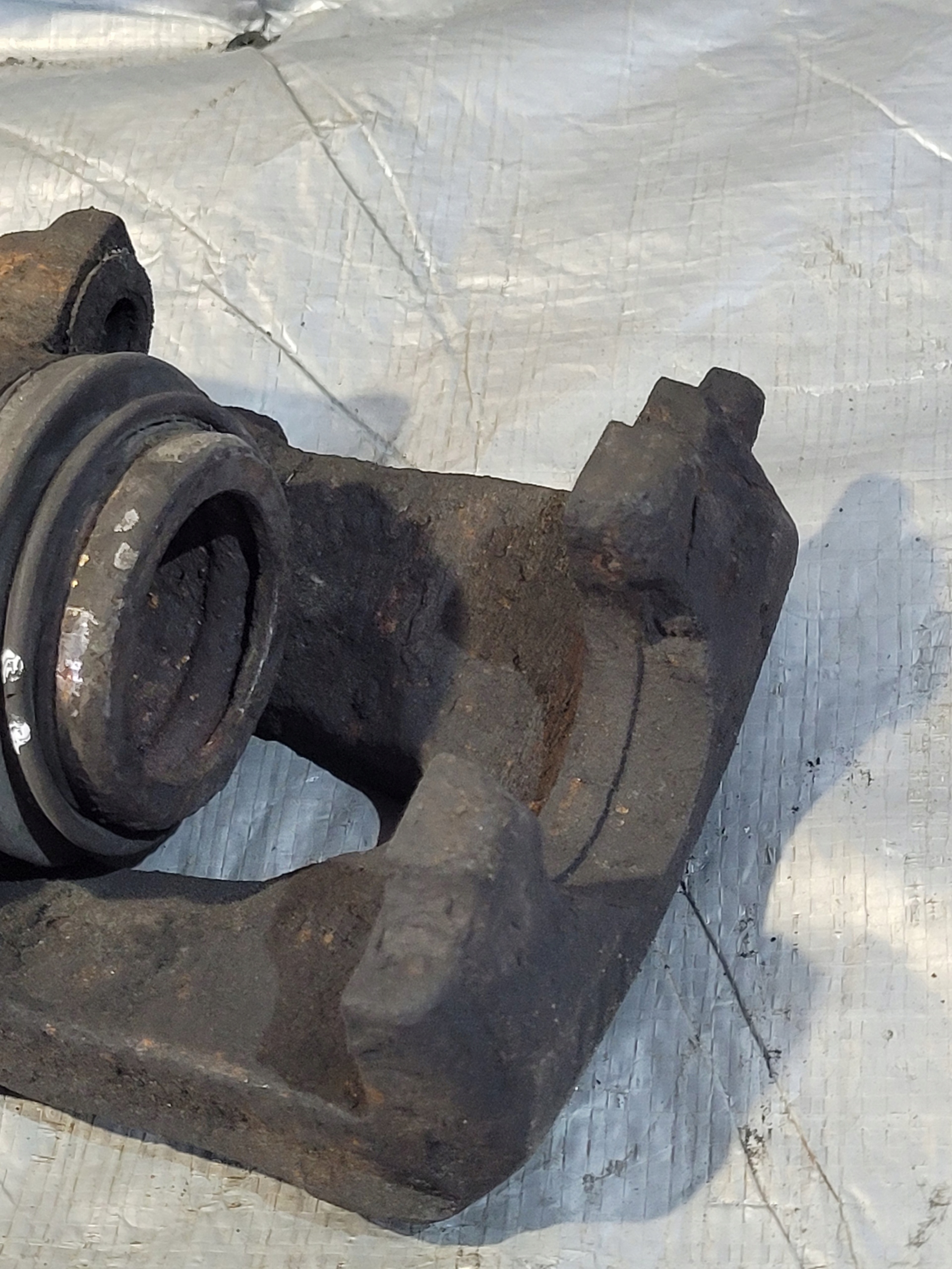 caliper brake left front VOLKSWAGEN GOLF IV 4 1.6B 99r.