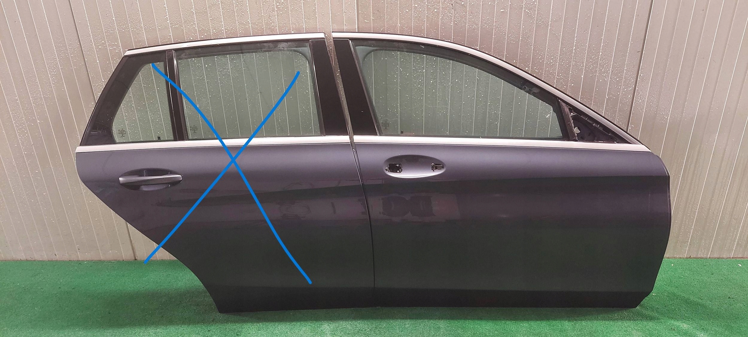 door right front MERCEDES C-KLASA W205 LAK: 755