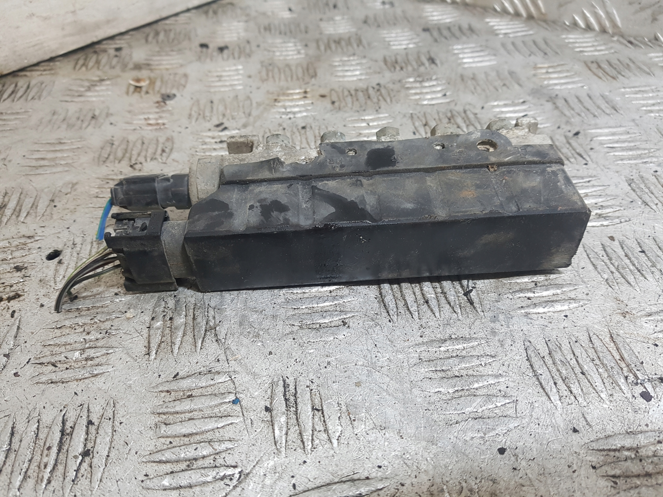 distributor AIRMATIC MERCEDES-BENZ s-class W220 A2203200258