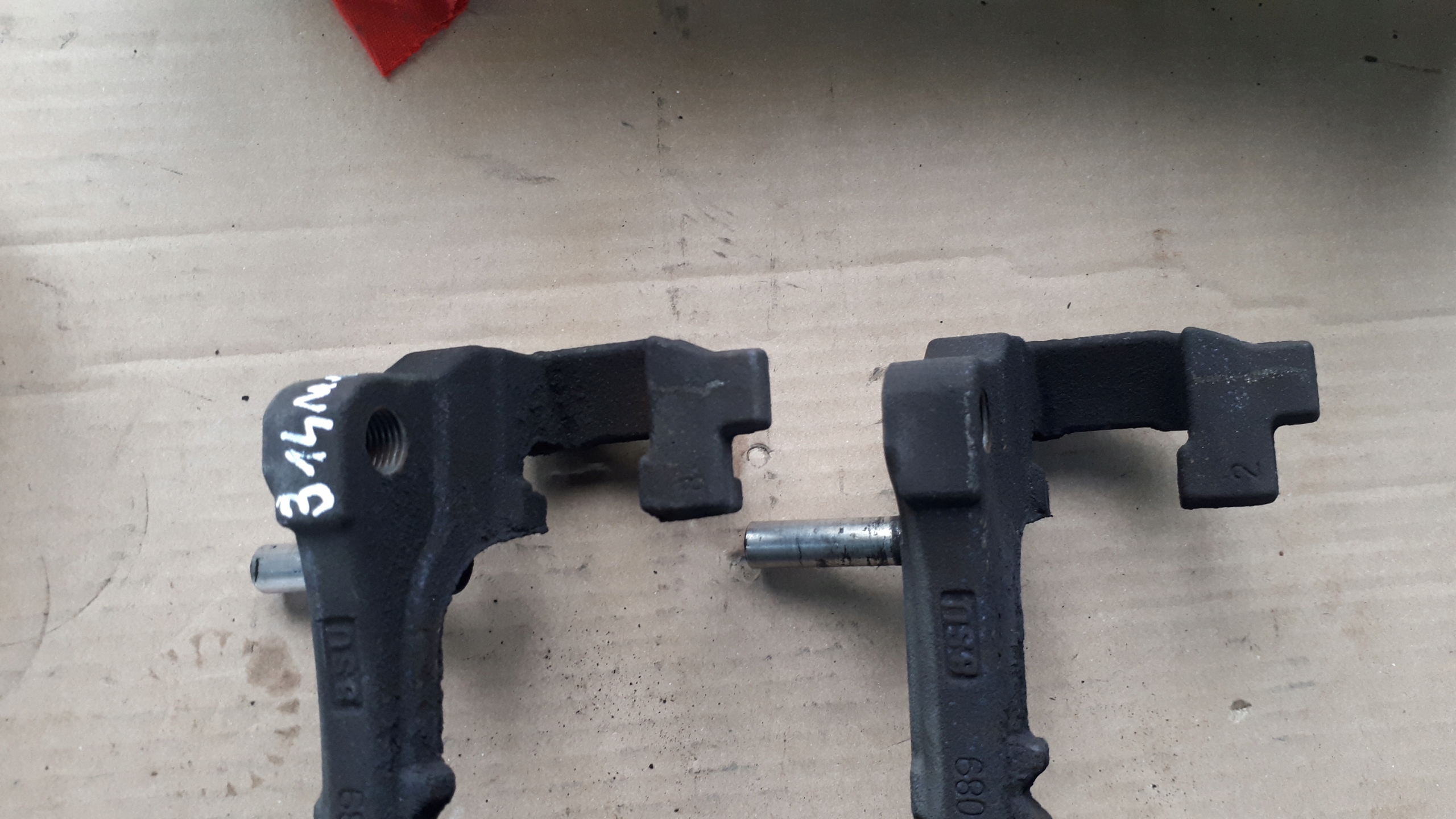 A4 B9 8W JARZMO caliper front left right 314 A5 8W