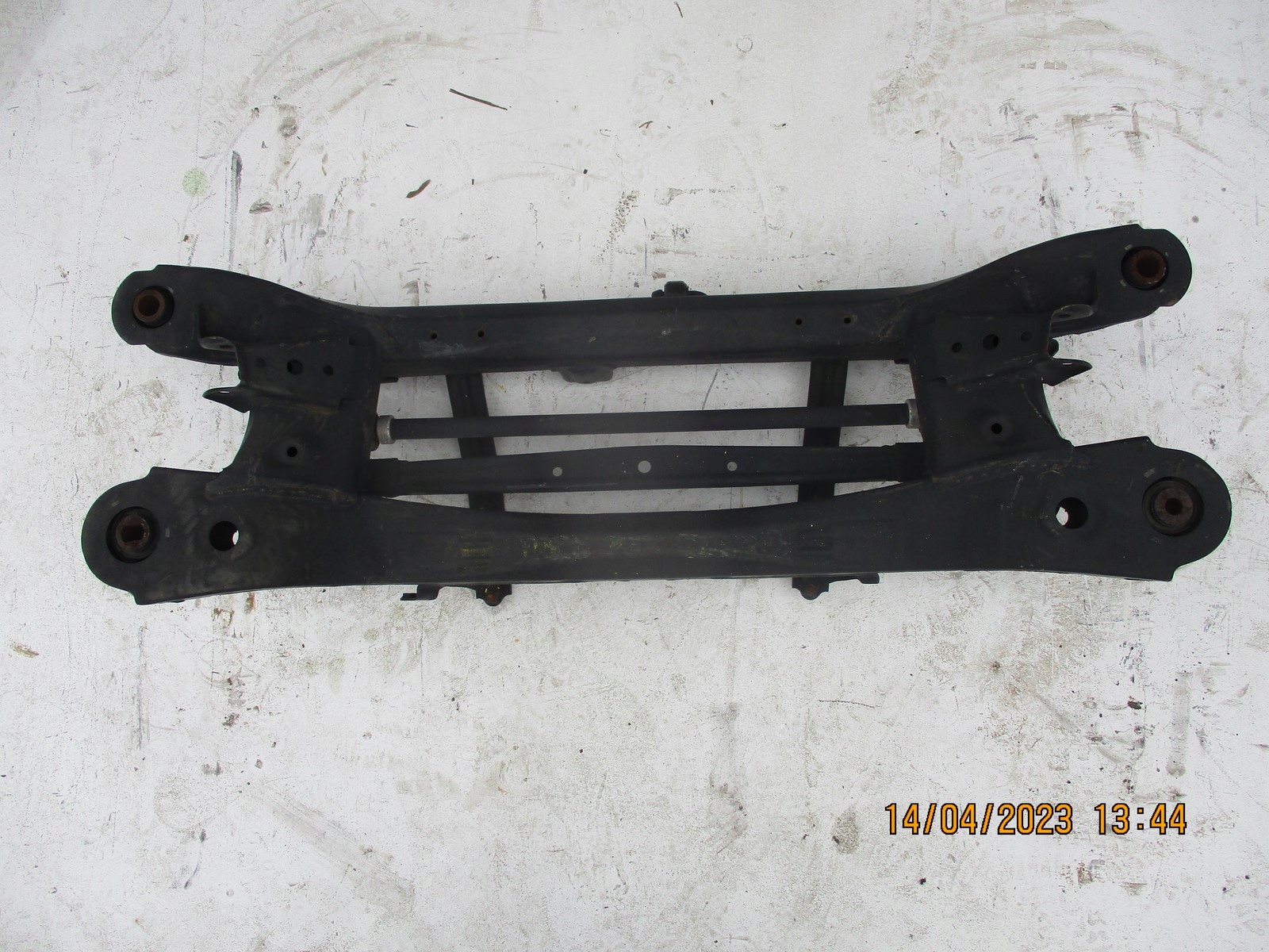 axle beam subframe axle beam rear part TOYOTA AURIS