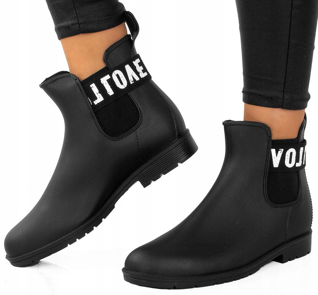 KRÓTKIE MATOWE KALOSZE Z GUMĄ BOTKI Z NAPISAMI 40 Płeć kobieta