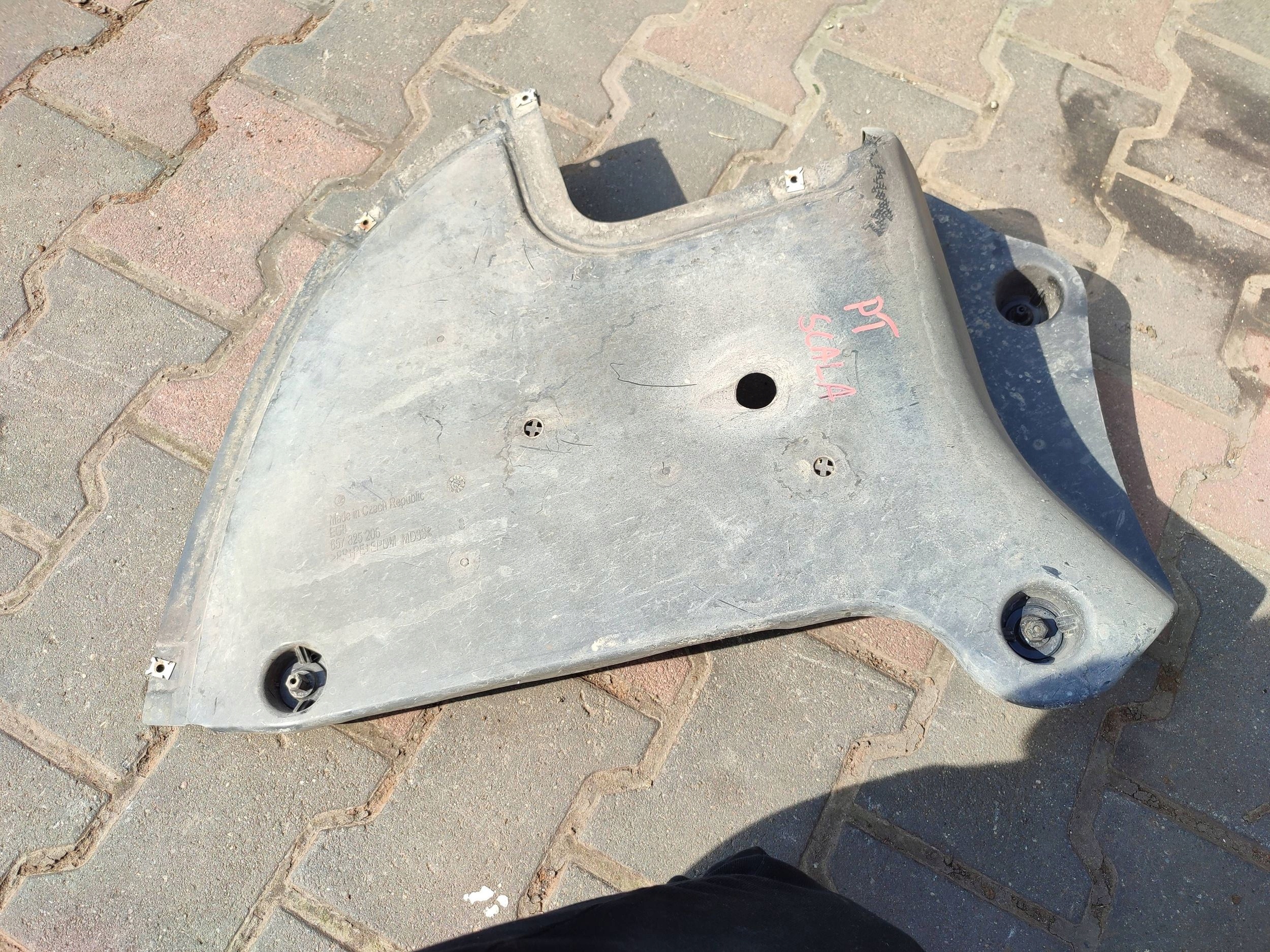 Skoda Scala 2020 rear part side right cover rear chassis