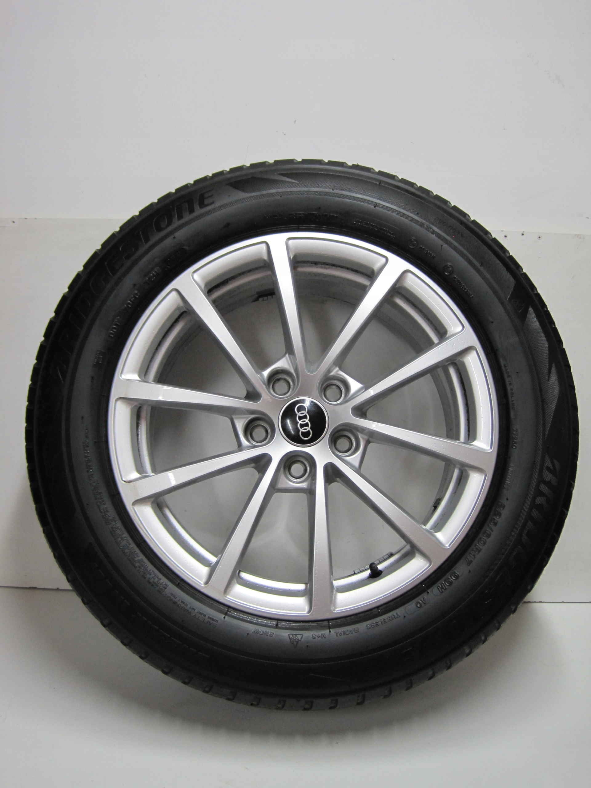 wheels discs tyres Audi A6 4G0 R17 M+S 4MM