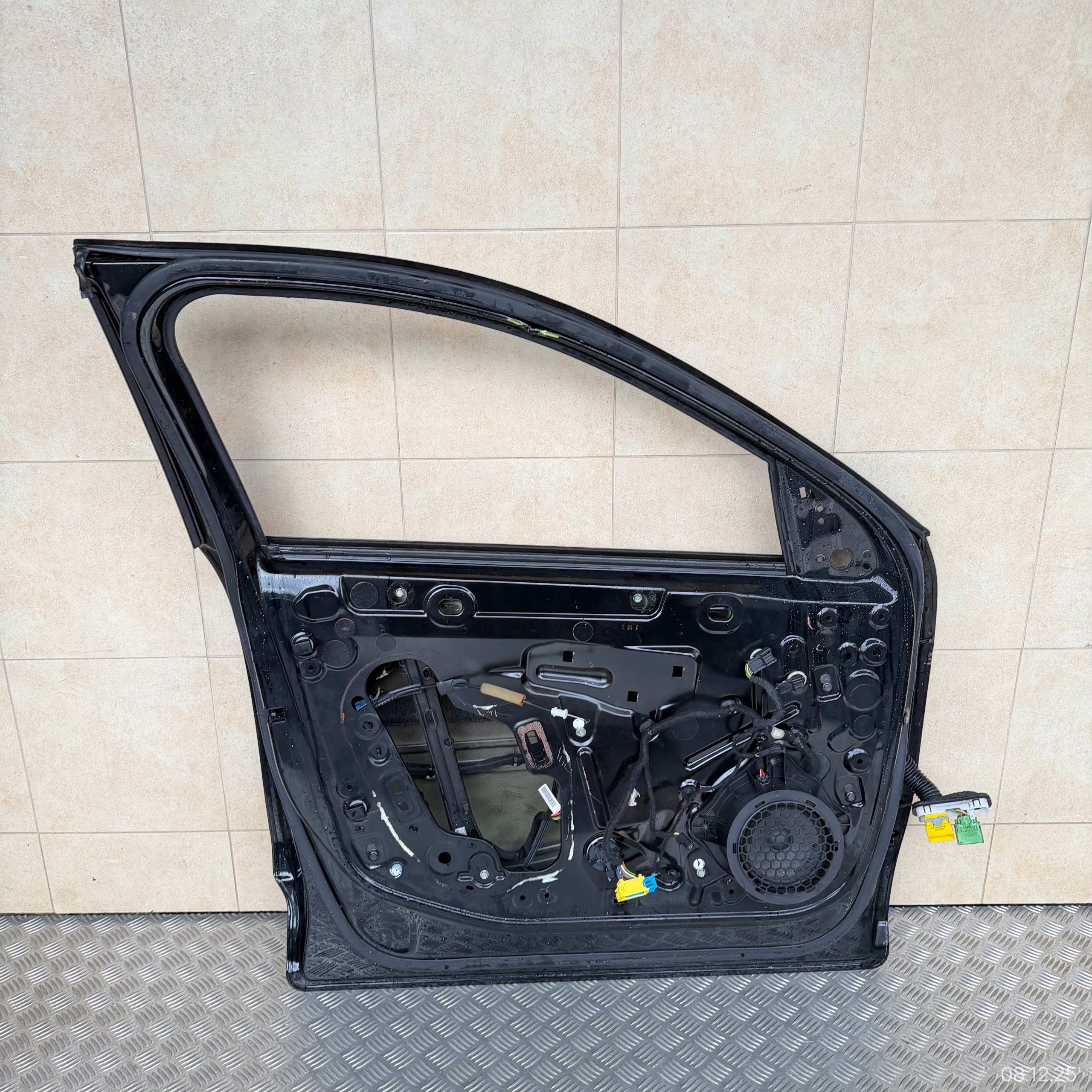 door complete front left CITROEN C4 III 2022 ROK does not have windows