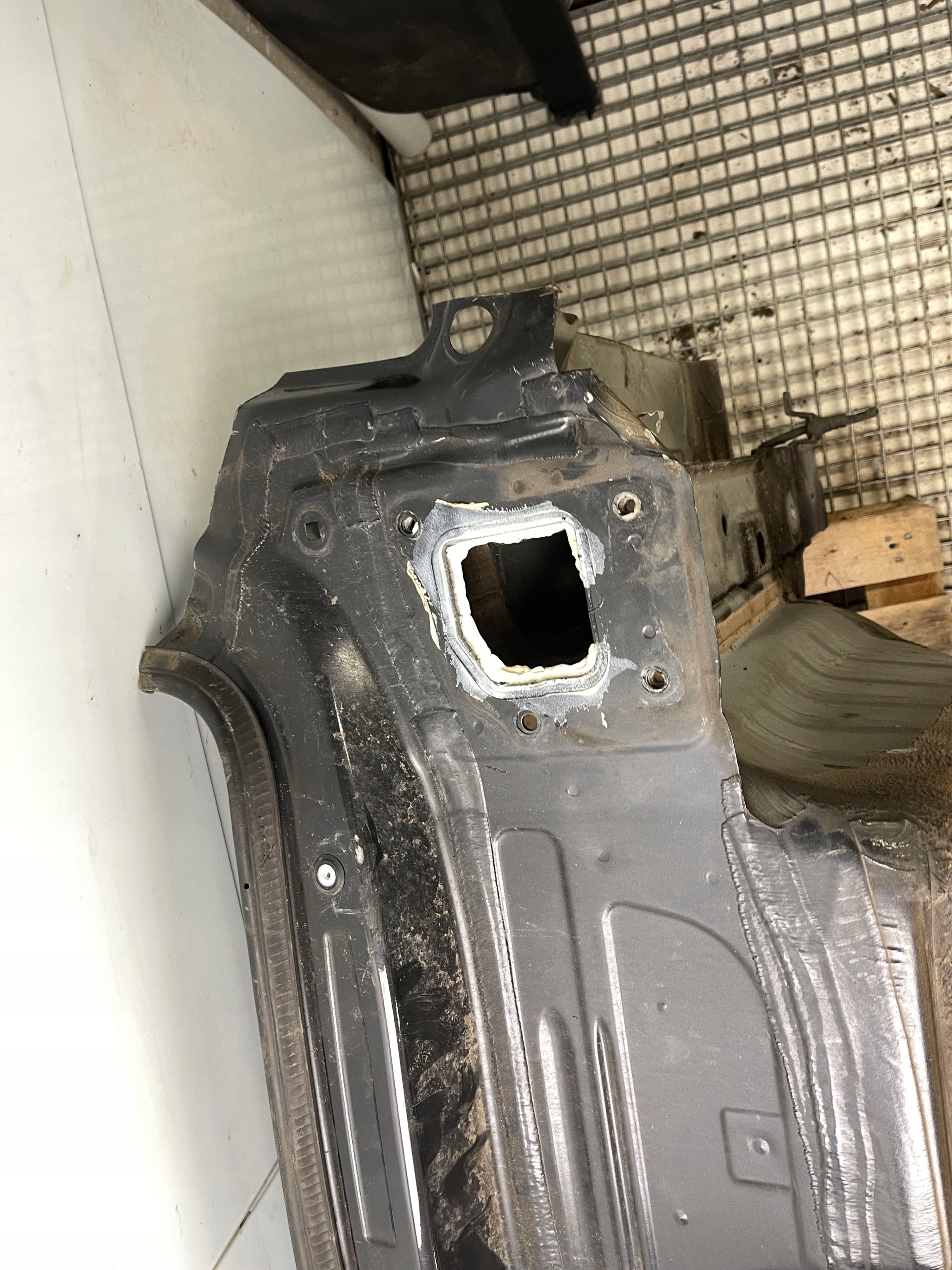 rear panel rear sump floor AUDI A6 C7 sedan LX7U