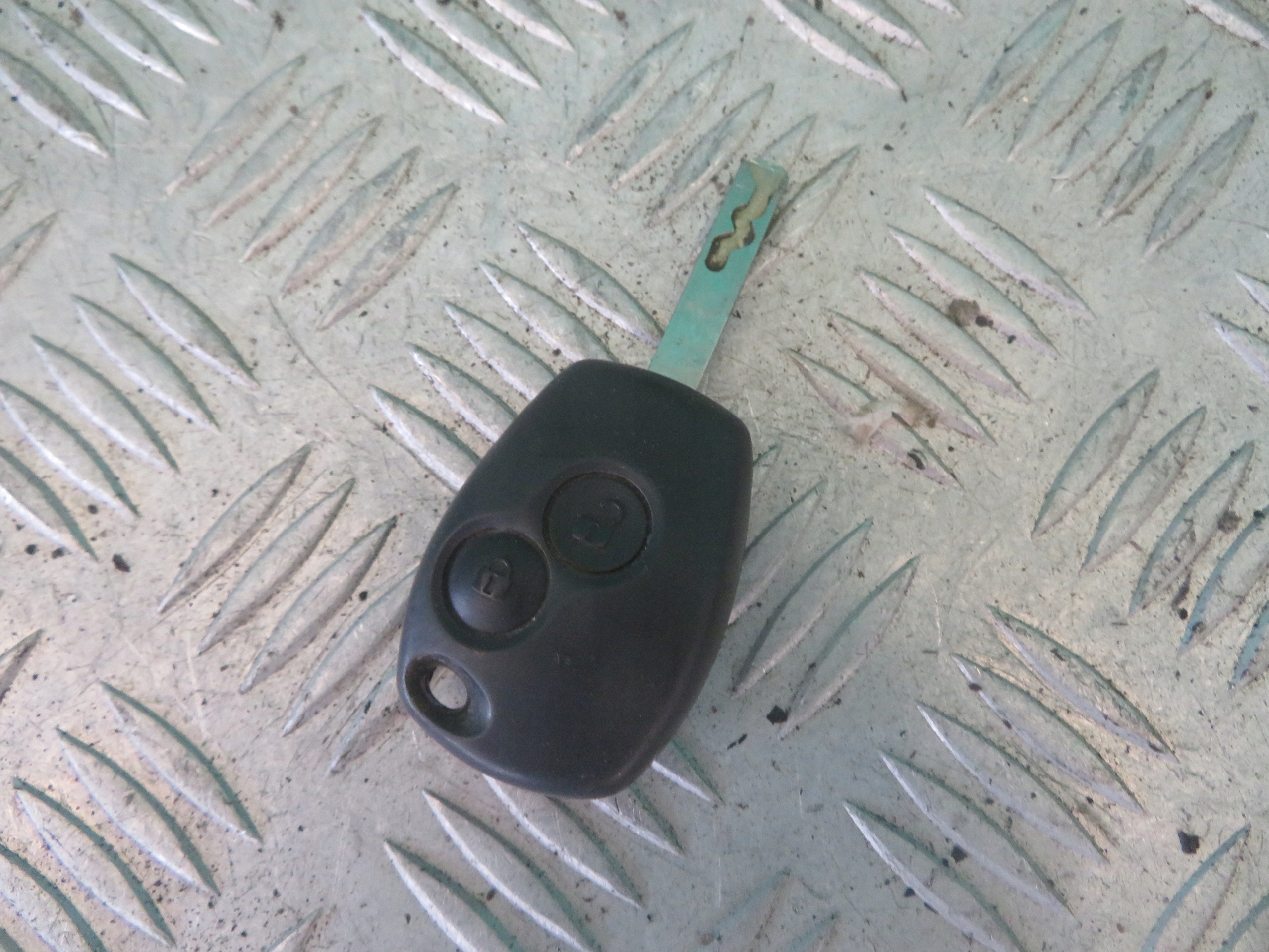 ignition Z KLUCZYKIEM RENAULT TRAFIC 19R N0504868