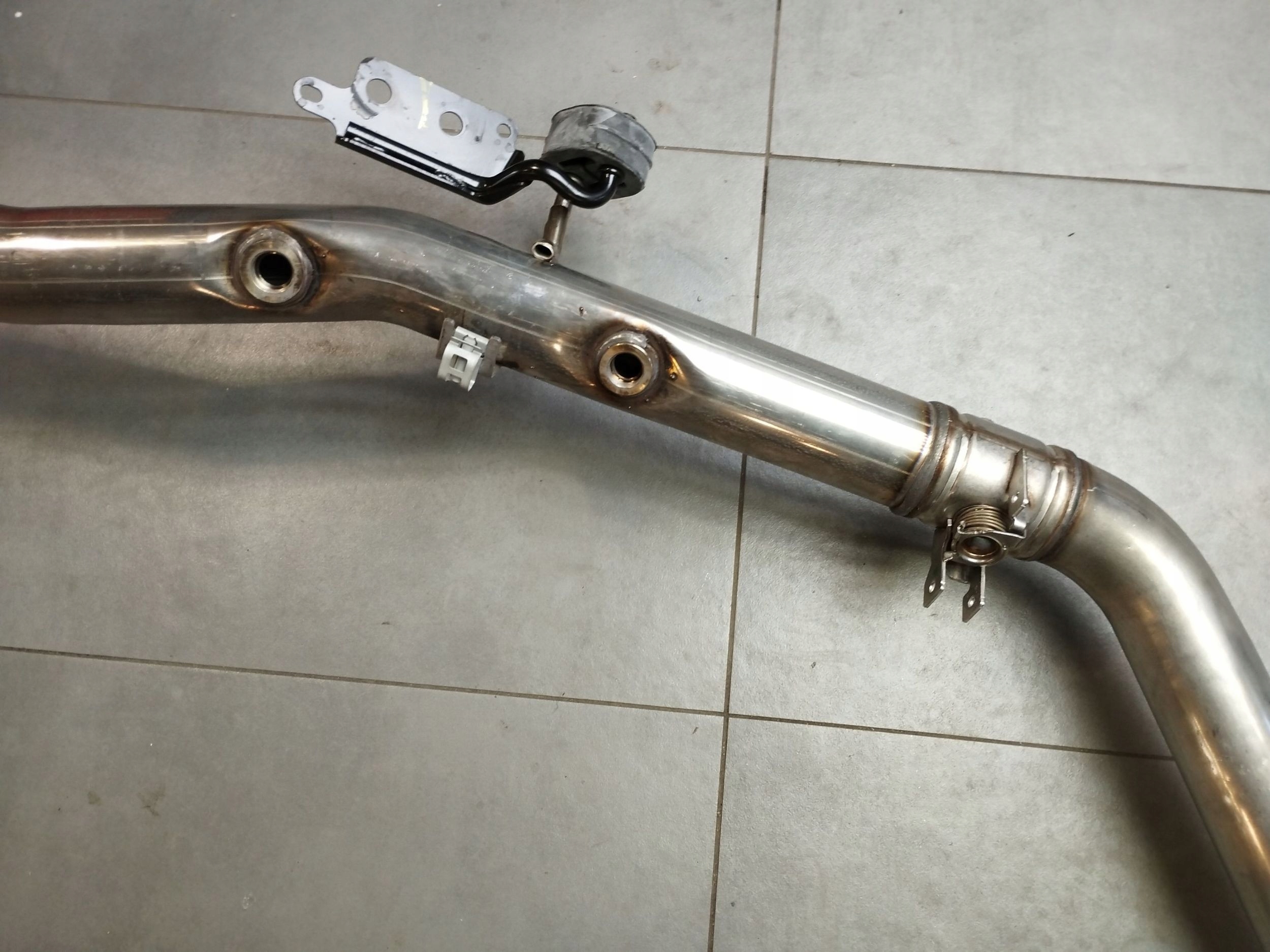Audi A5 B10 KOMBI Échappement TLUMIK 8B3253611C