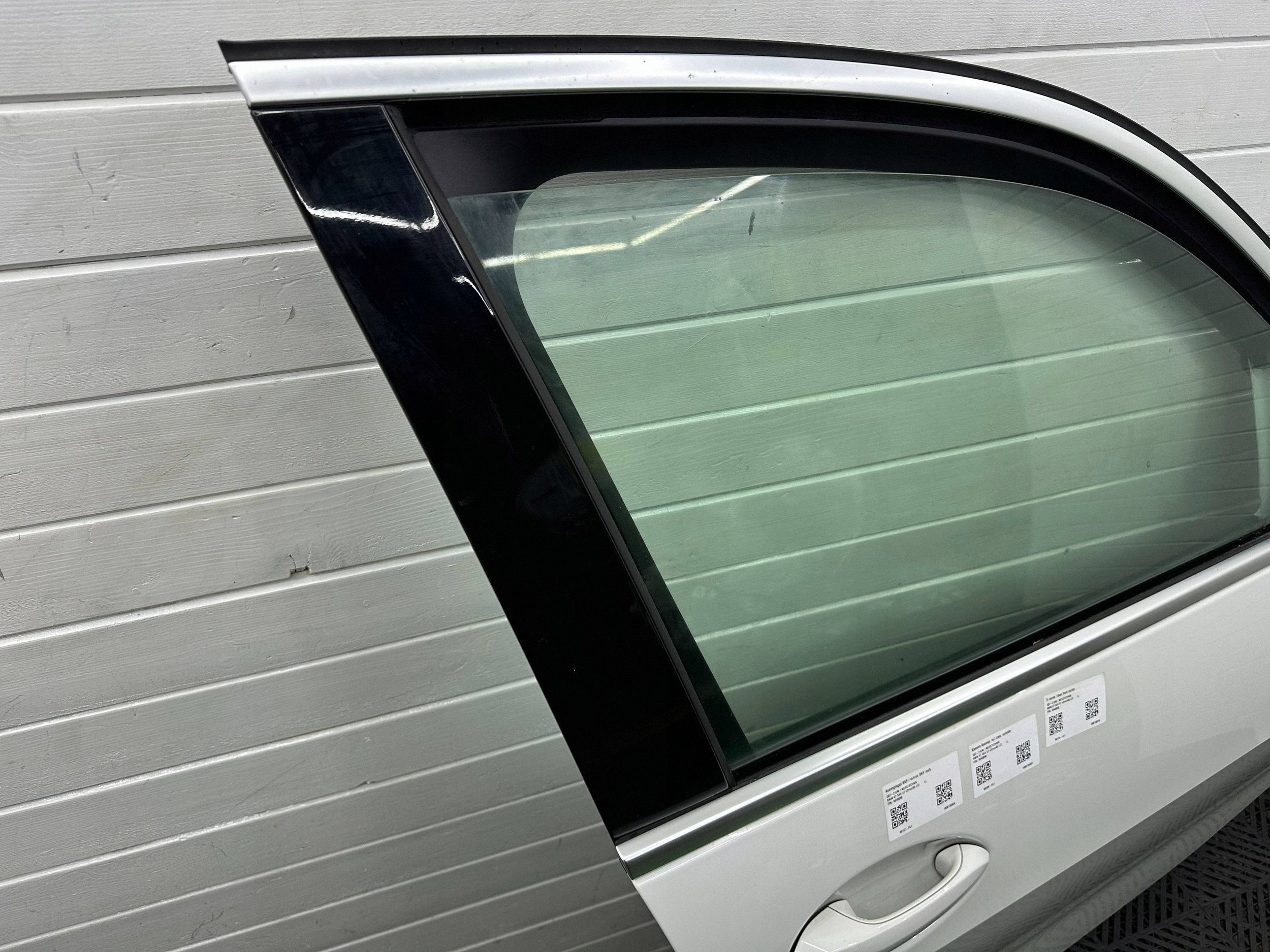 door front front side right BMW X7 G07 LCI colour A300