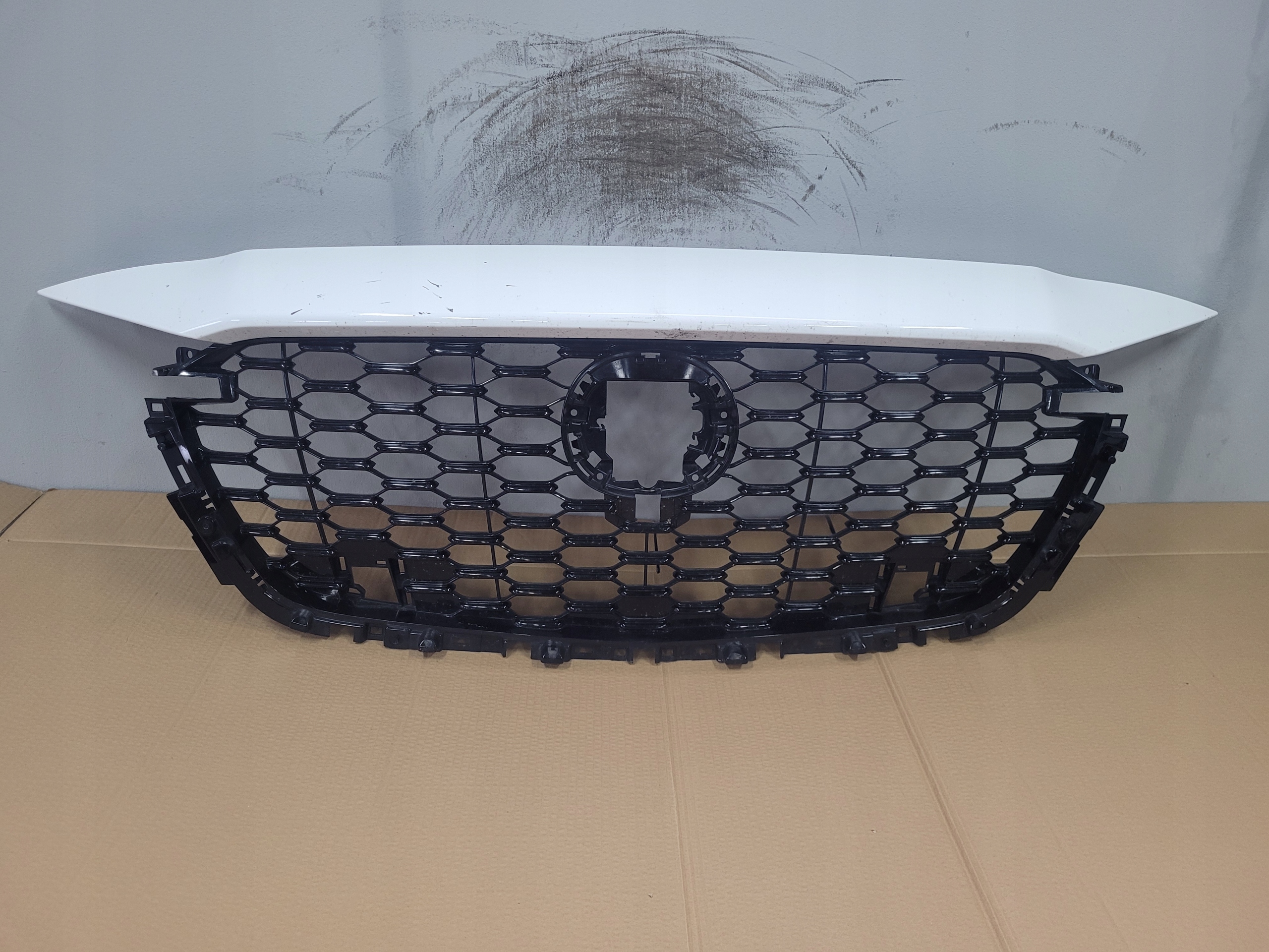 GRILL ATRAPA CHŁODNICY MAZDA CX60 CX-60