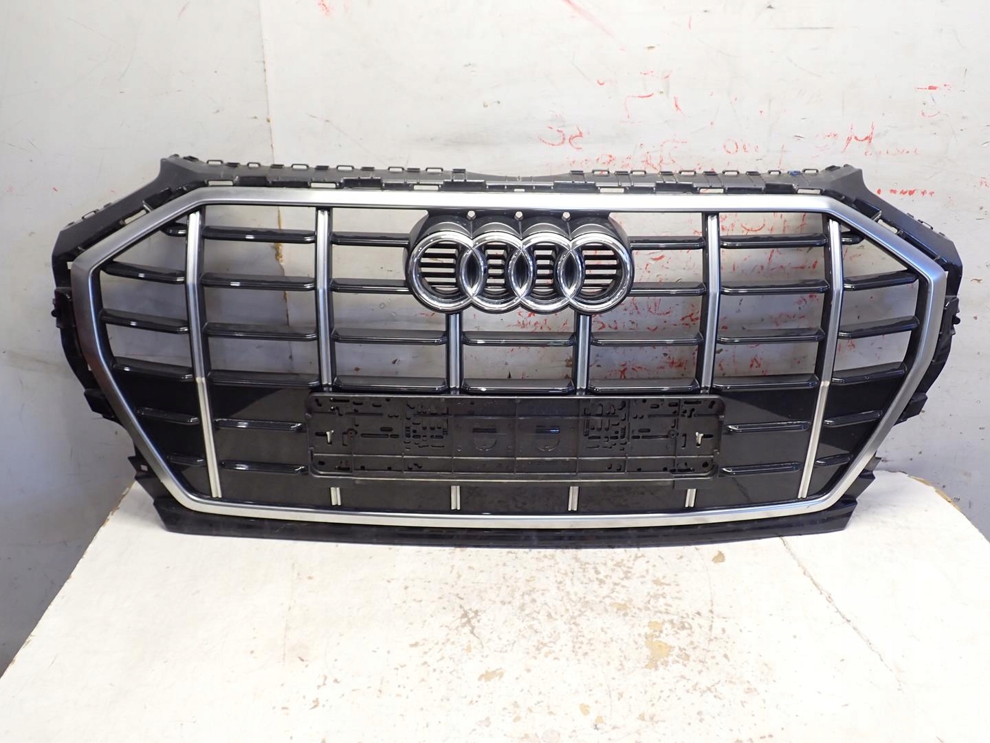 Grill AUDI Q5 II LIFT 2021- 80A853651
