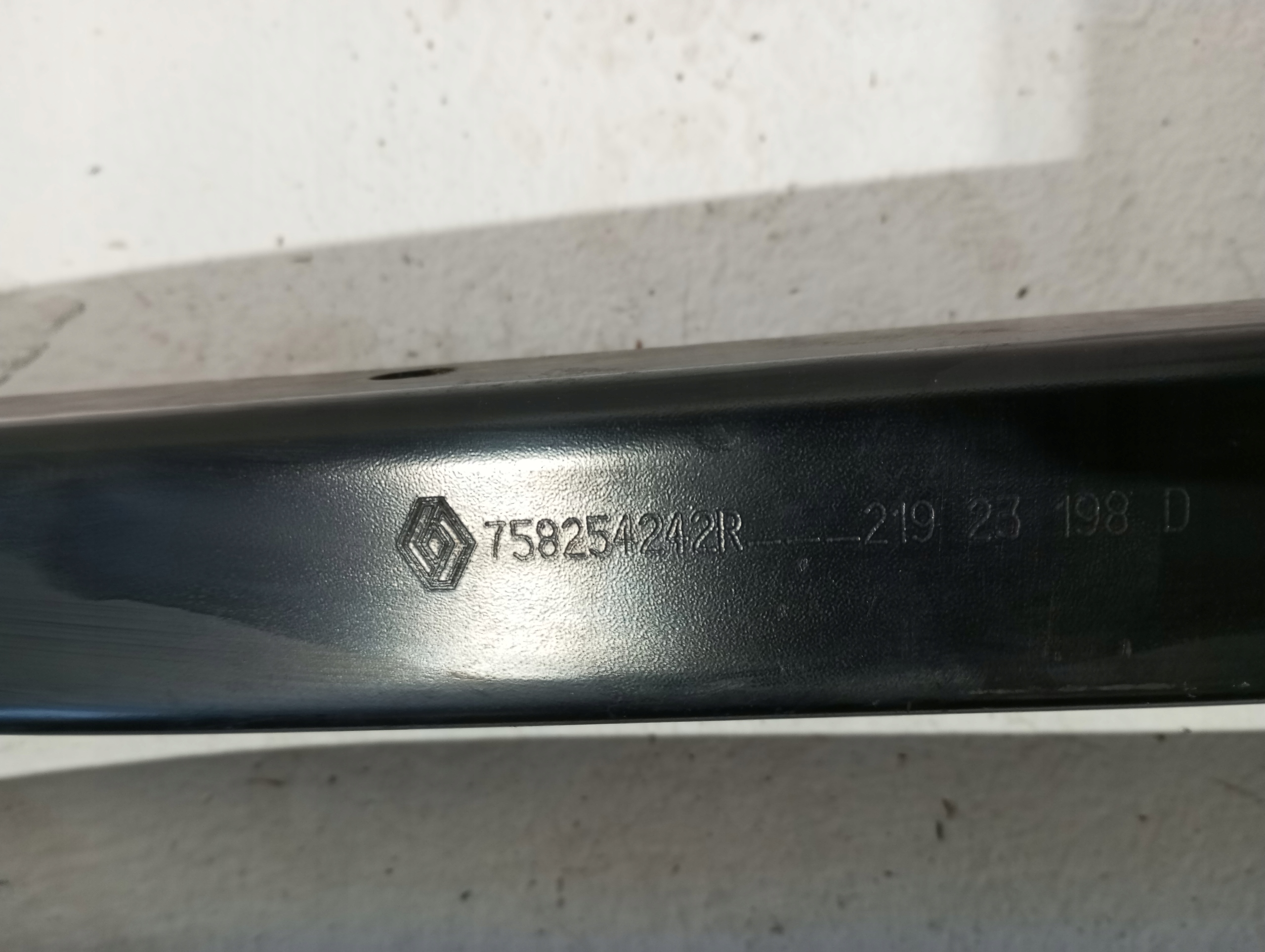 špička špičky nosníkov RENAULT ARKANA pravá