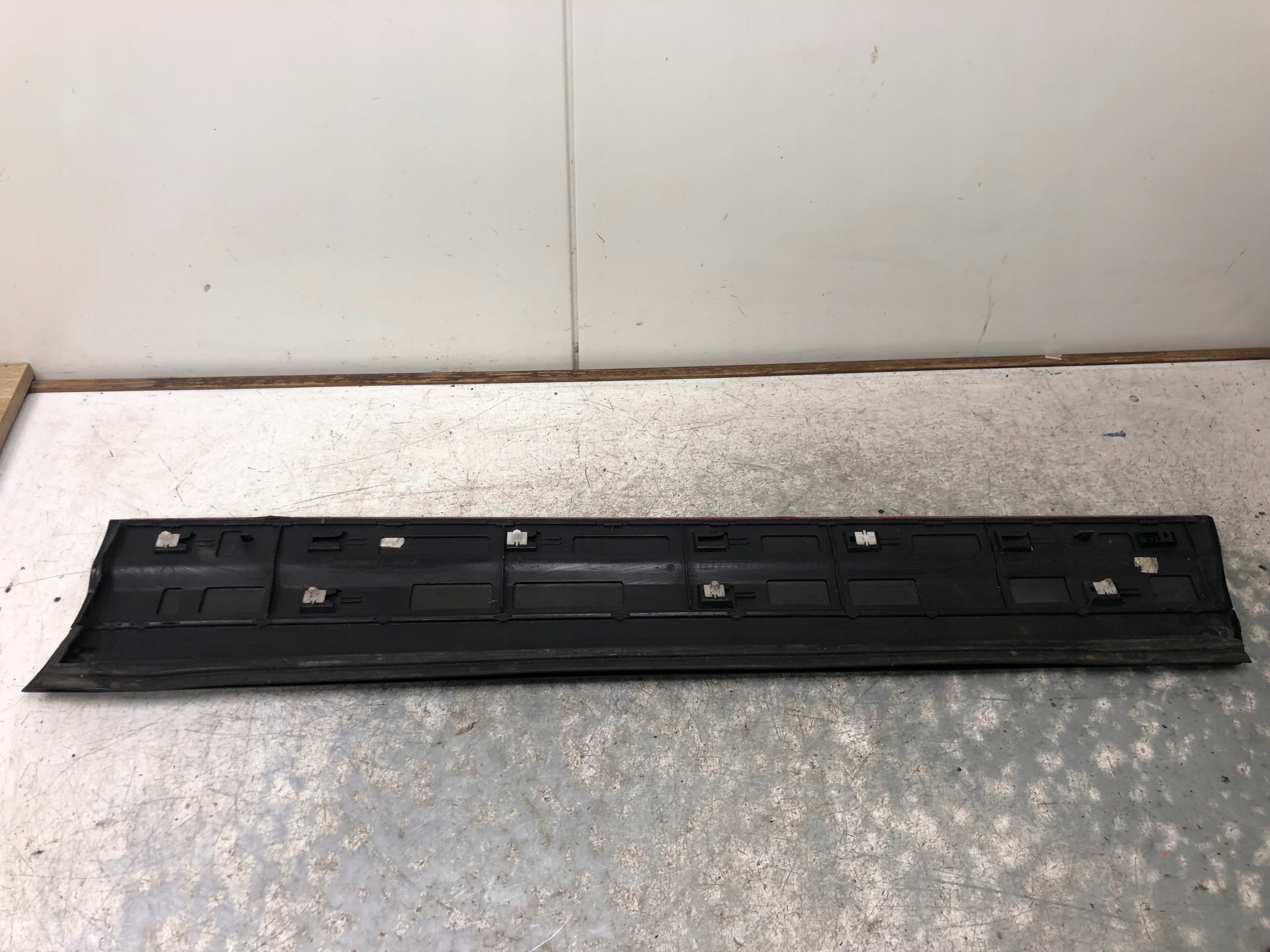 moulding door left front PORSCHE CAYENNE 7P5837787Q