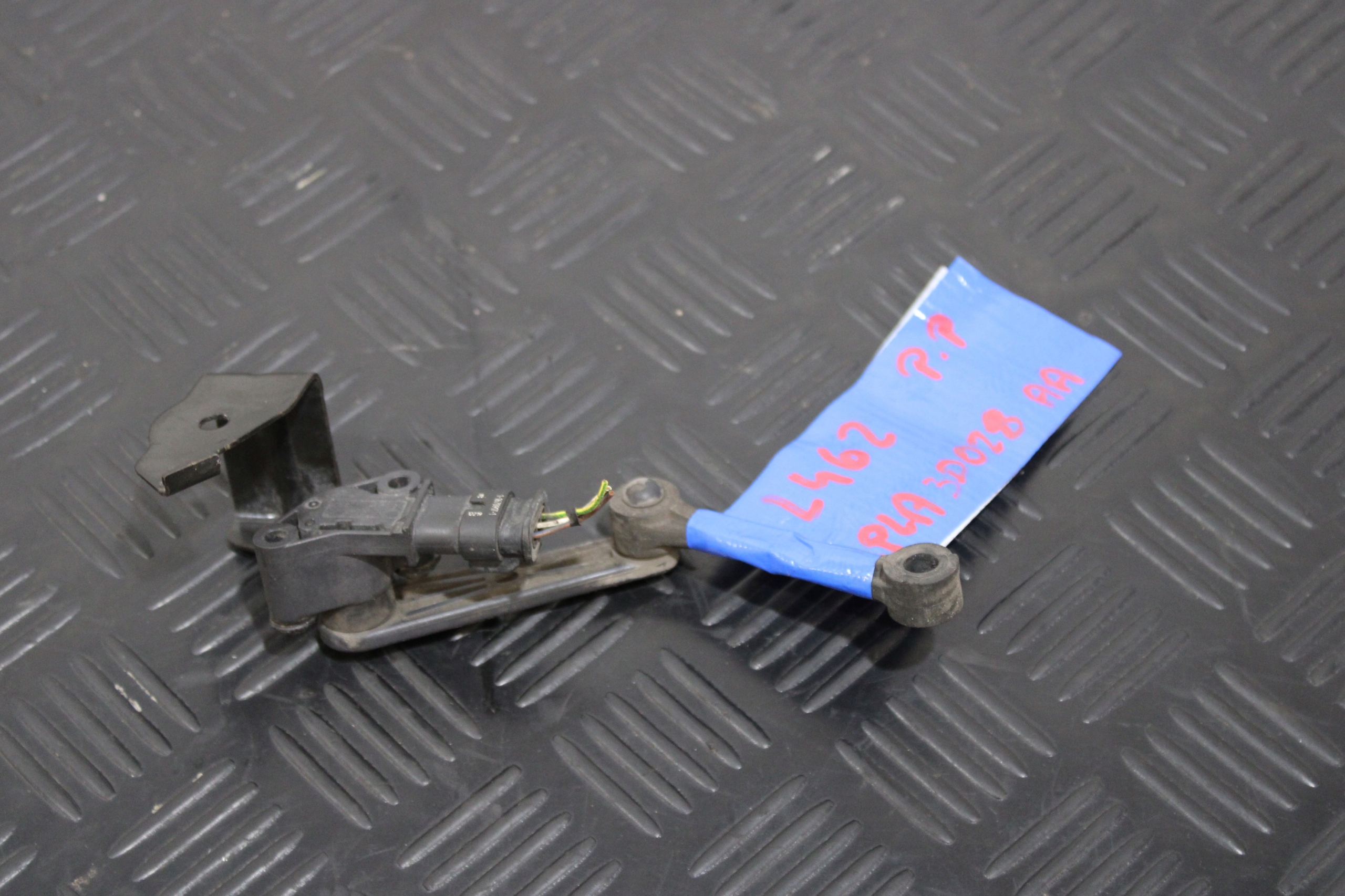 sensor POZIOMOWANIA right front JPLA-3D028-AA LAND ROVER DISCOVERY 5 L462