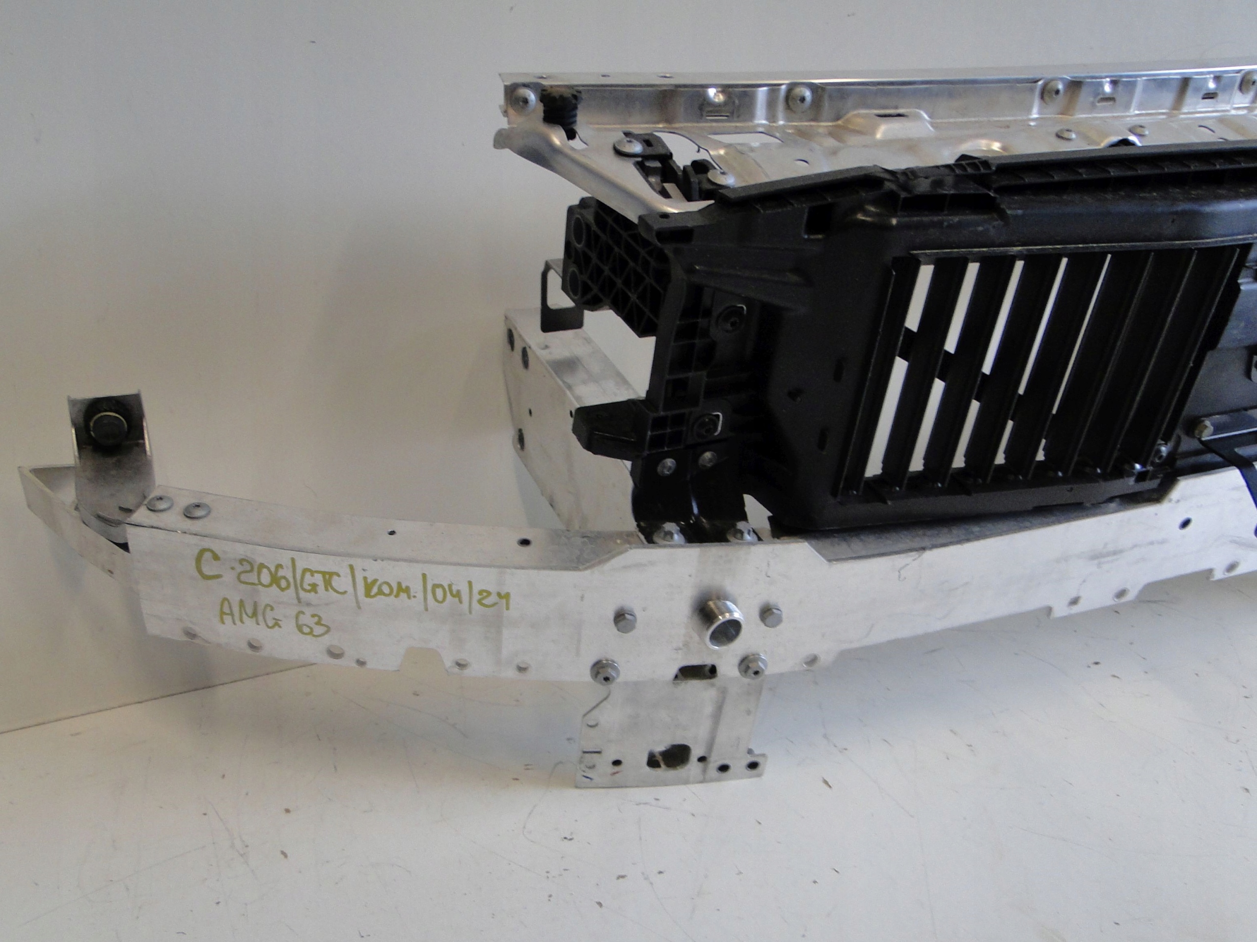 MERCEDES C W206 S206 PAS PRZEDNI WZMOCNIENIE BELKA STREFY KOMPLET 63 AMG Producent części Mercedes-Benz OE