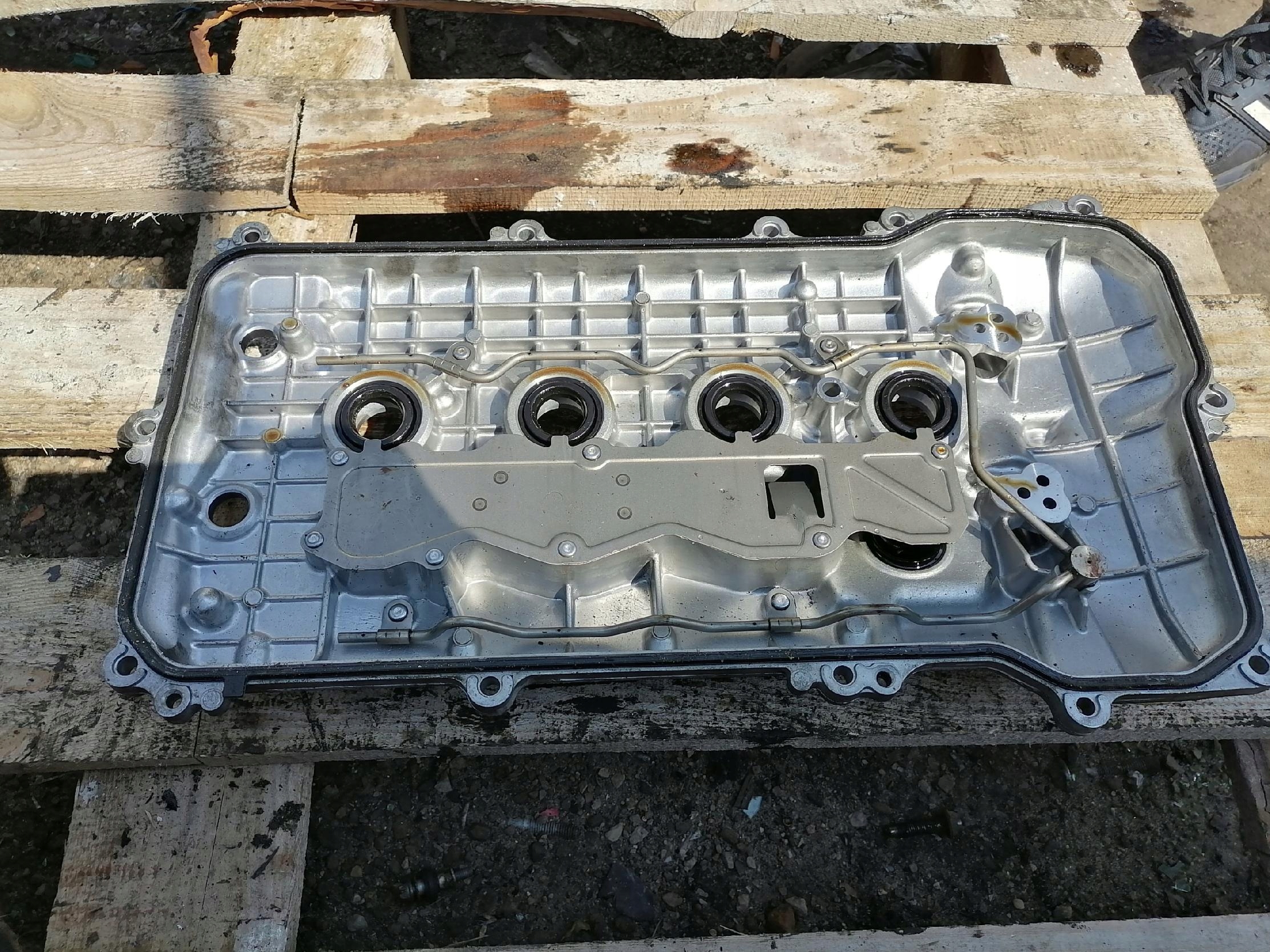Abdeckung der Ventile TOYOTA VERSO AVENSIS T27 1.8 B 09
