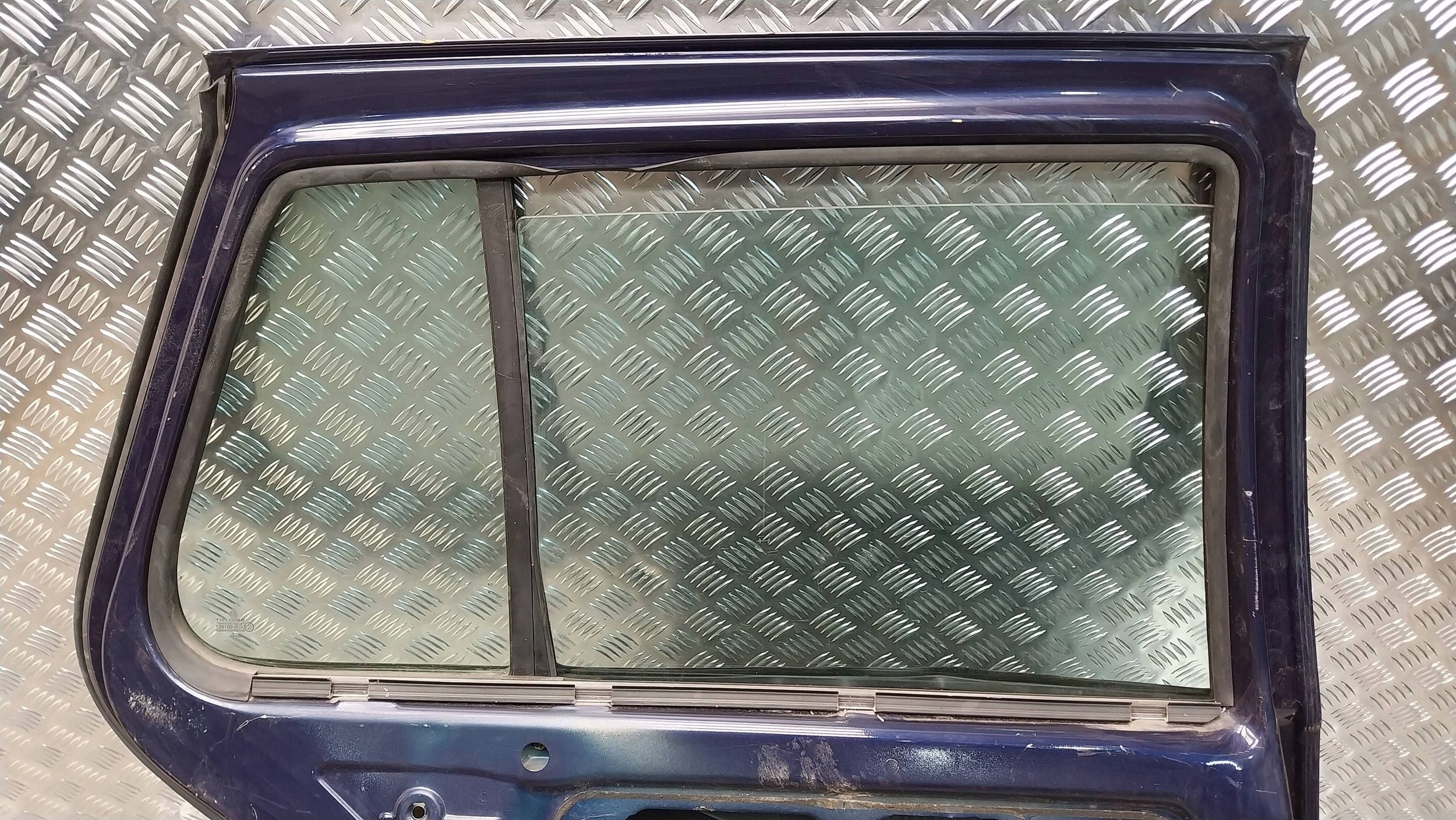 Portière Arrière Gauche VW GOLF IV HATCHBACK 97