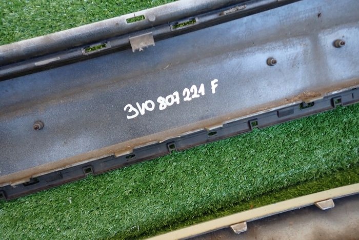 SKODA SUPERB III LIFT 19- Frontstoßstange vorne