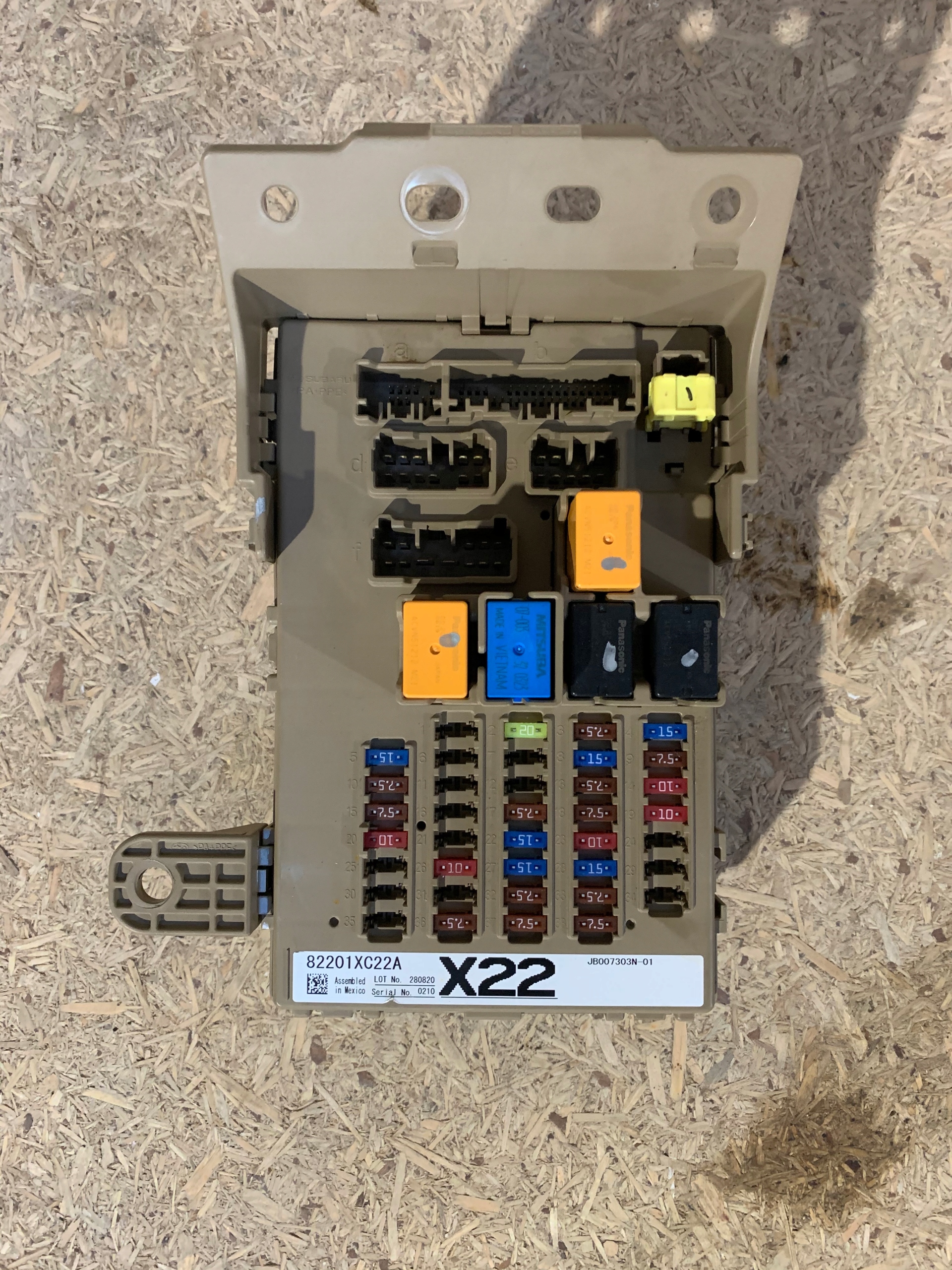 Skrzynka BCM bezpieczniki Subaru Ascent