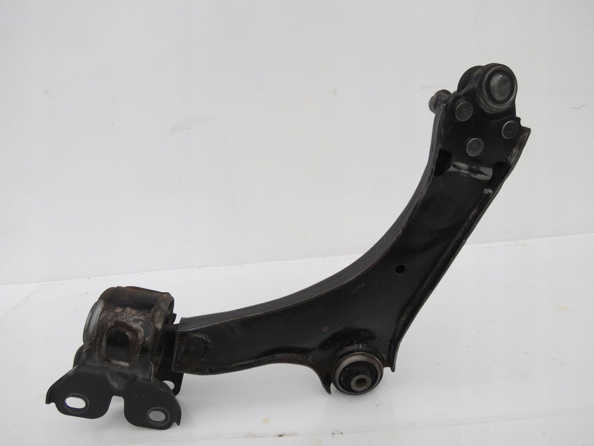 arm right front VOLVO V60 RH17719