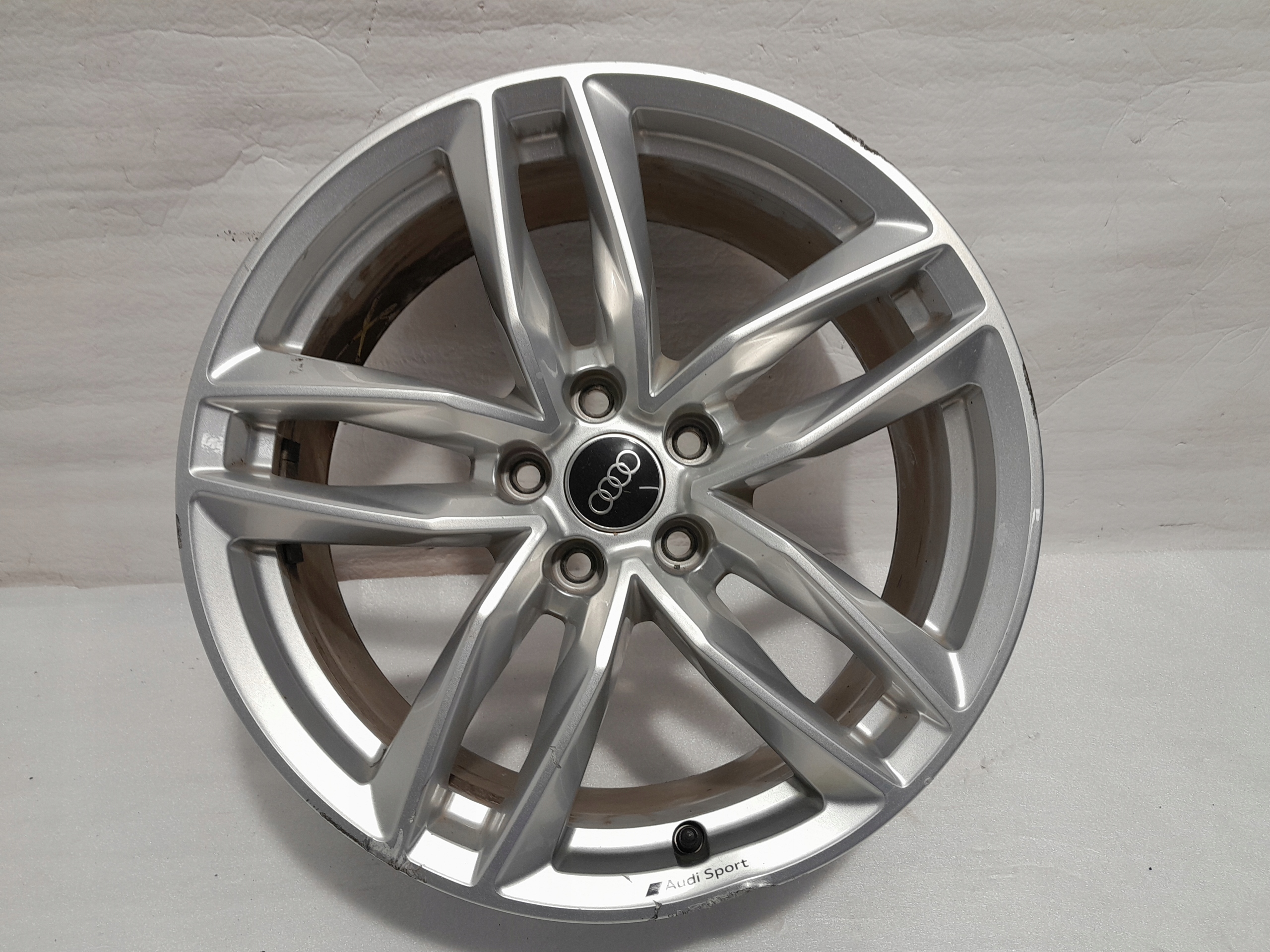 AUDI A4 B9 A5 8W A6 disk ALU 18'' CALI ORG. 8W0601025EB