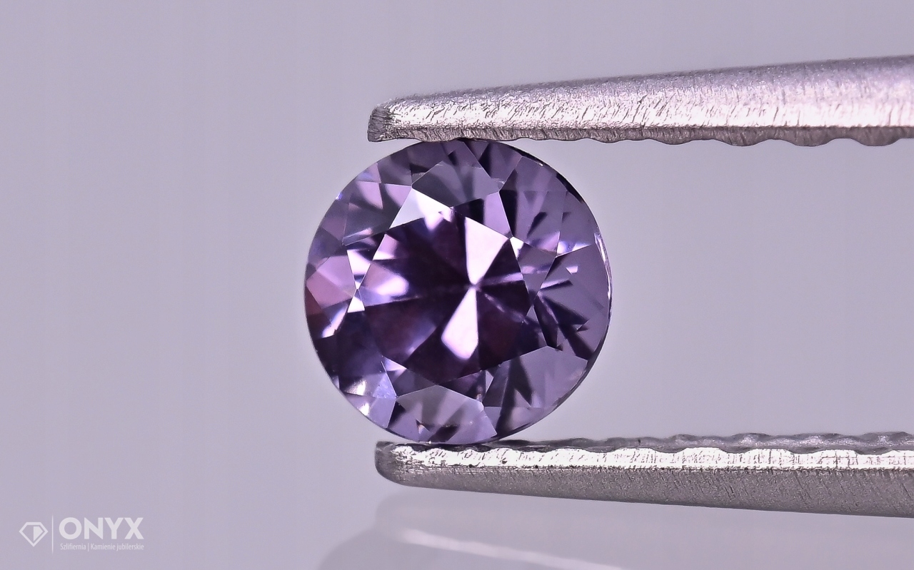 Spinel fazetovaný kulatý fi 4 mm