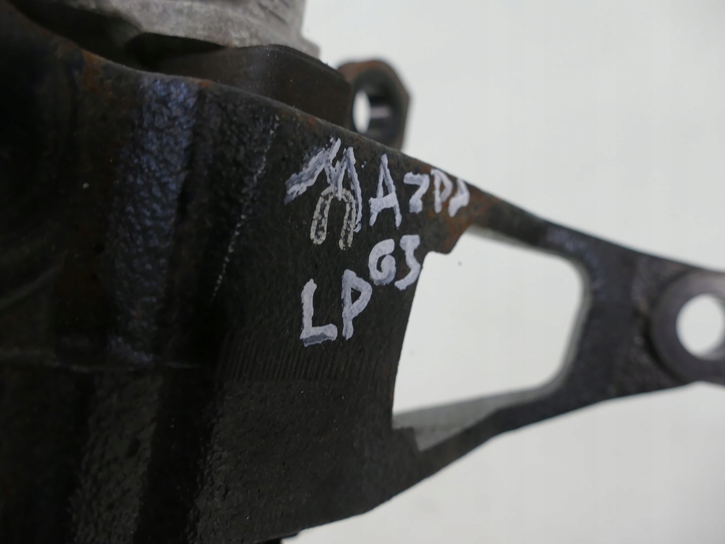 MAZDA 6 III GJ 2.2 D engine mount holder left front left