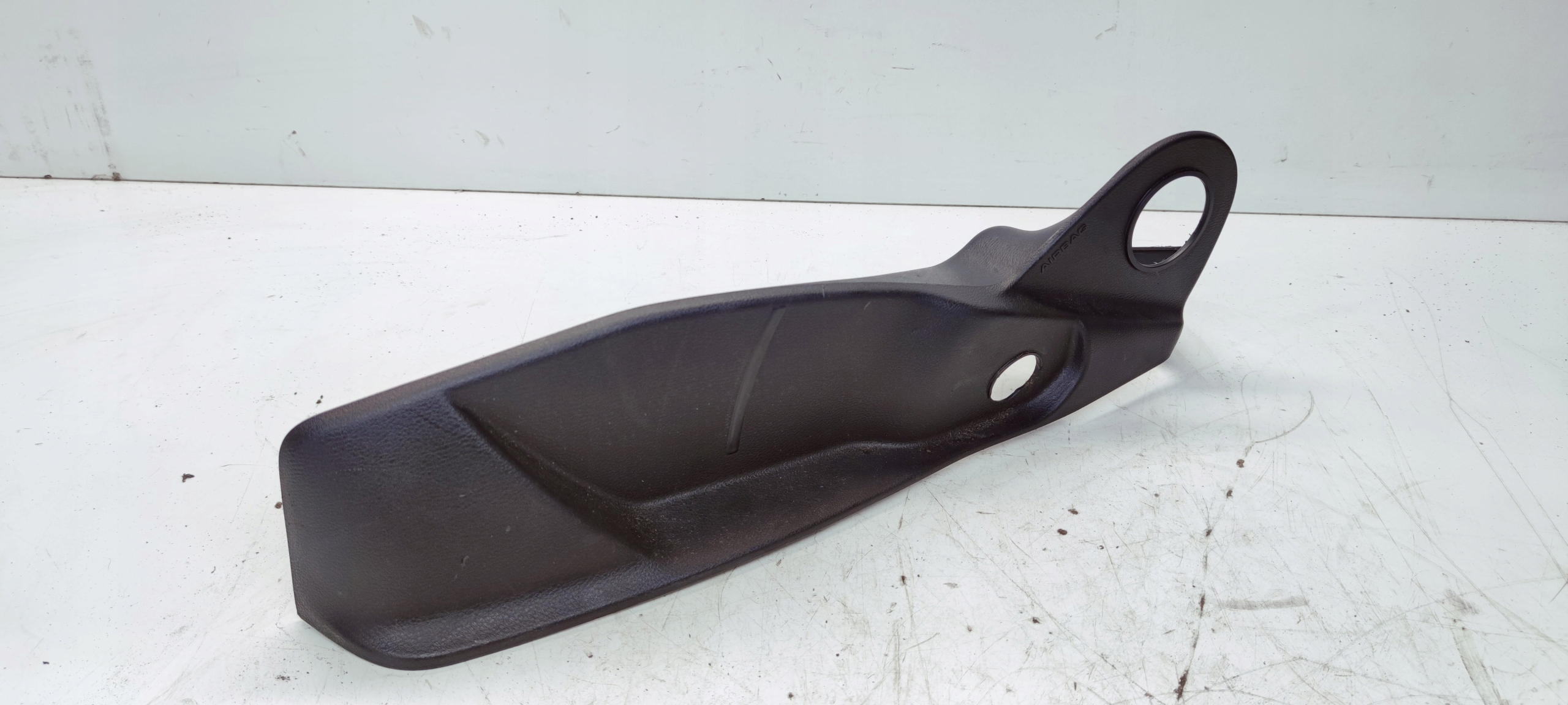 BLENDE ABDECKUNG VERSCHLUSSSTOPFEN SITZ LINKS AUDI A4 B9 A5 8W 8W0881325