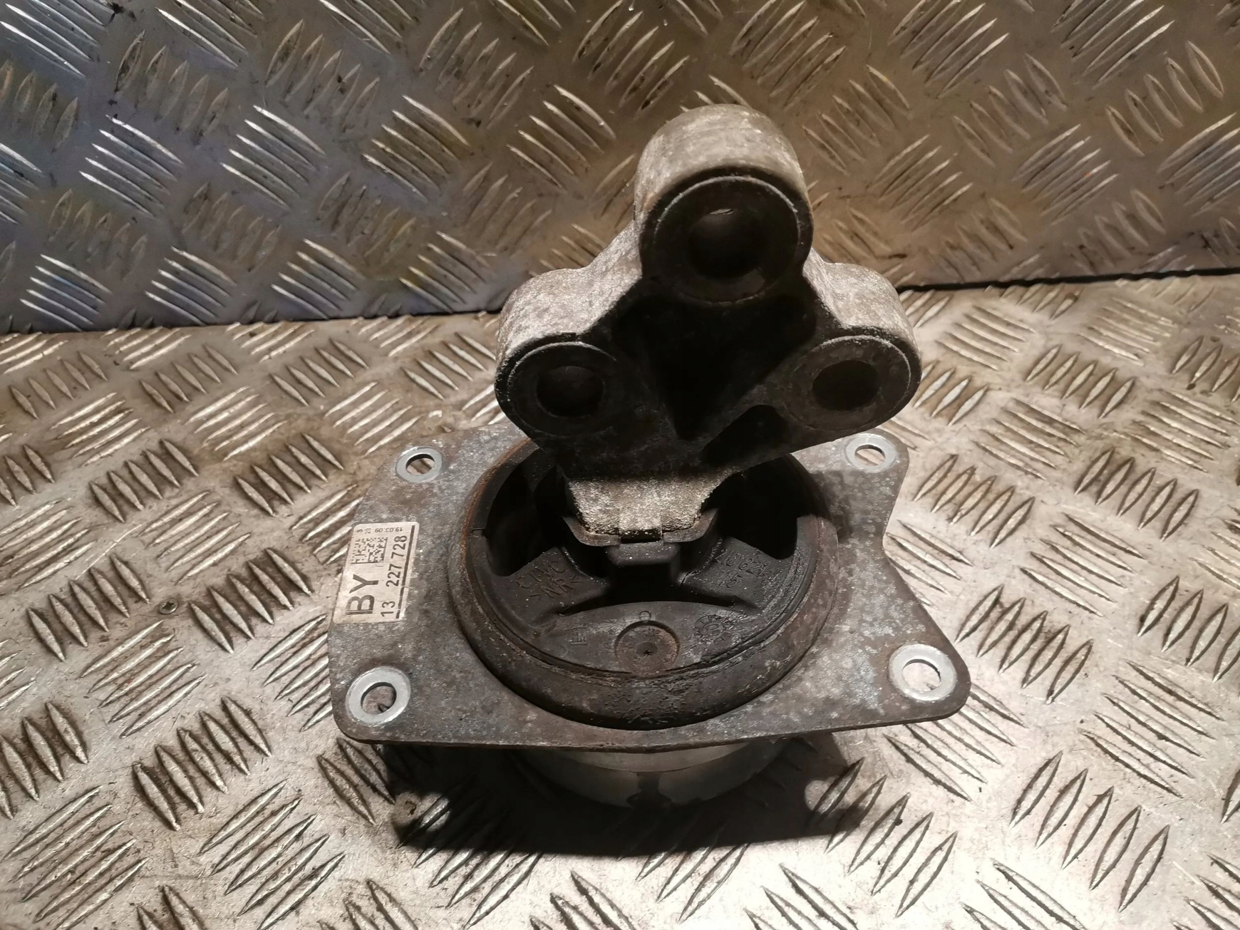 Opel Insignia A Poduszka skrzyni biegów