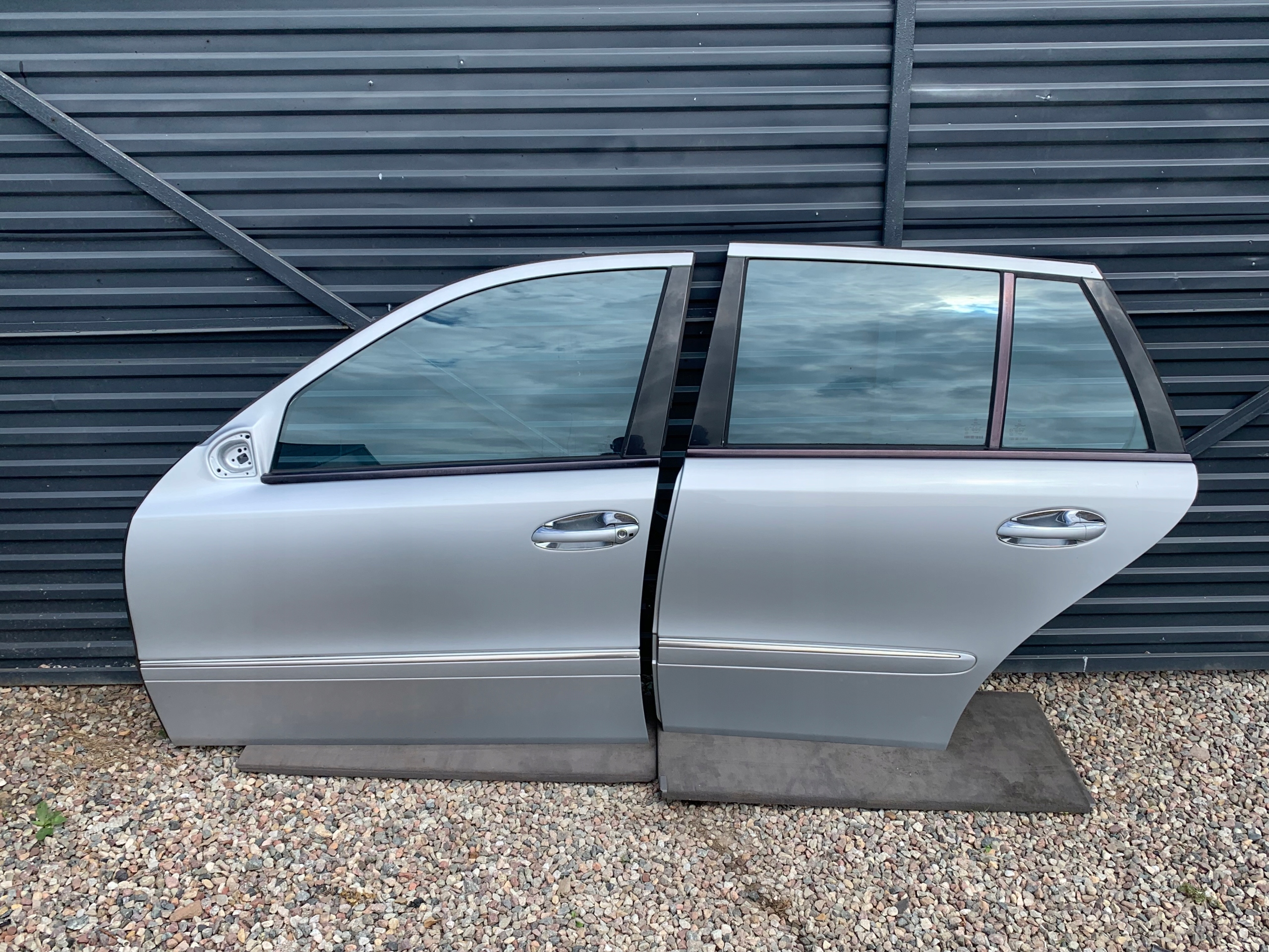 MERCEDES W211 DRZWI LEWY LEWY TYŁ TYLNE 775 C775 KOMBI