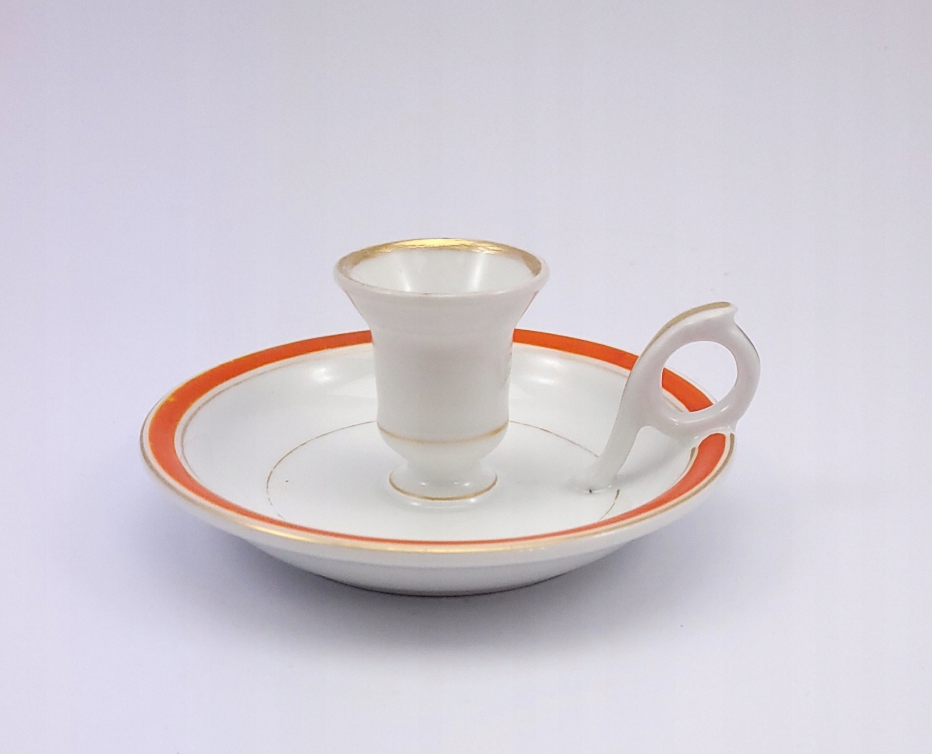Porcelanowy kaganek, świecznik; 0533
