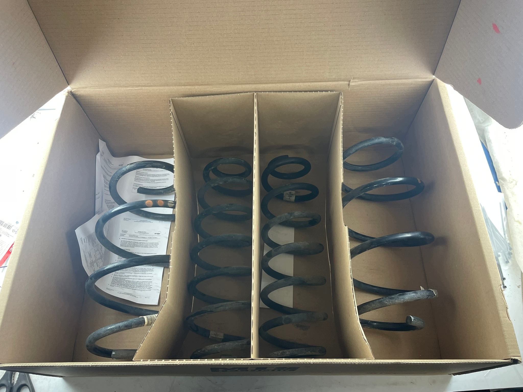 Komplet sprezyn springing Audi A3 8V 500511115 OE