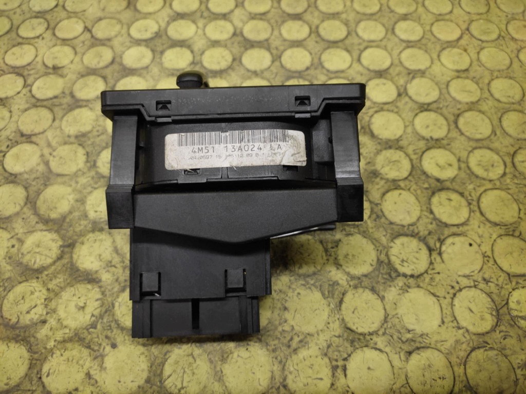 FORD FOCUS MK2 Schalter Leuchten 4M5113A024LA