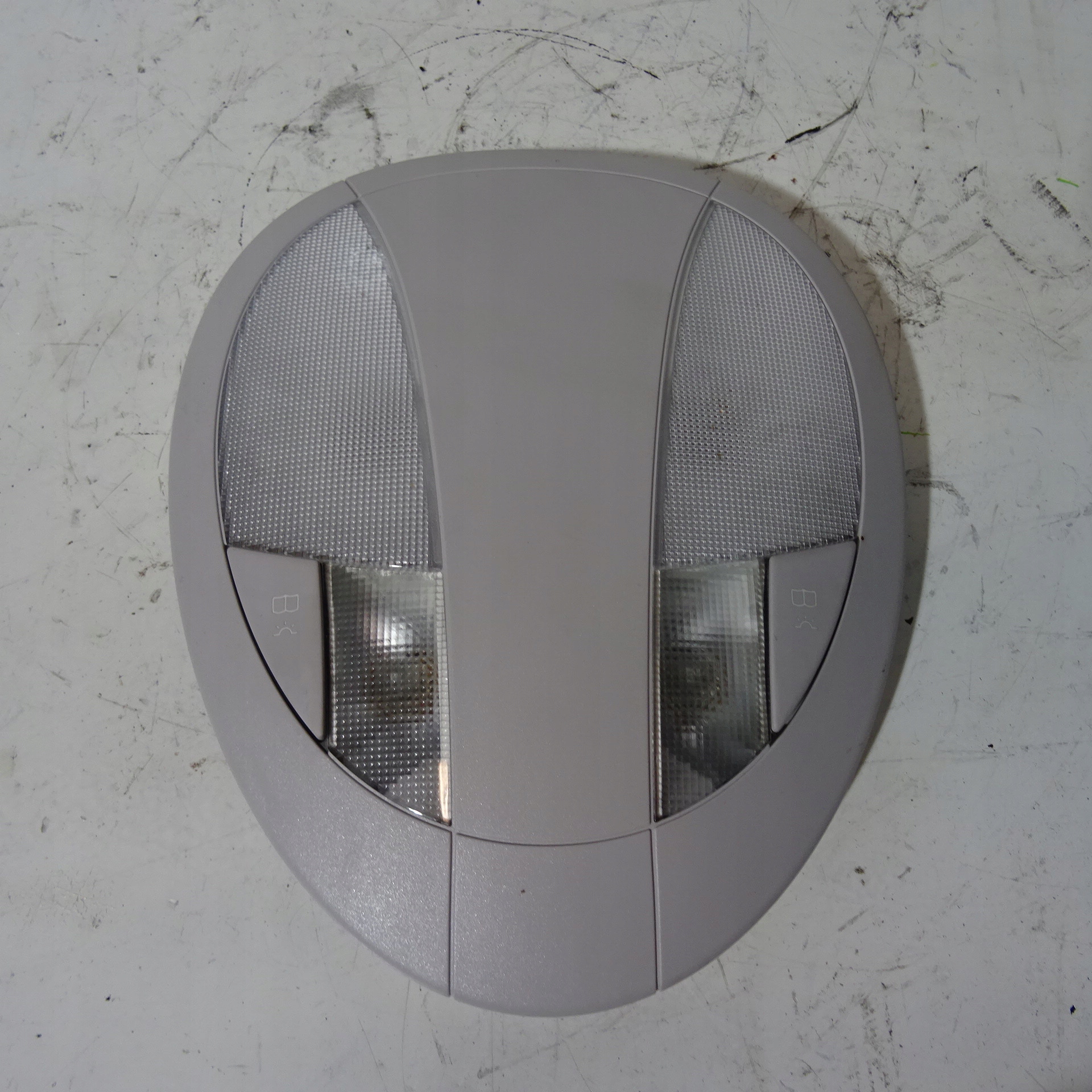 MERCEDES E S211 FANALE interna A2118207301