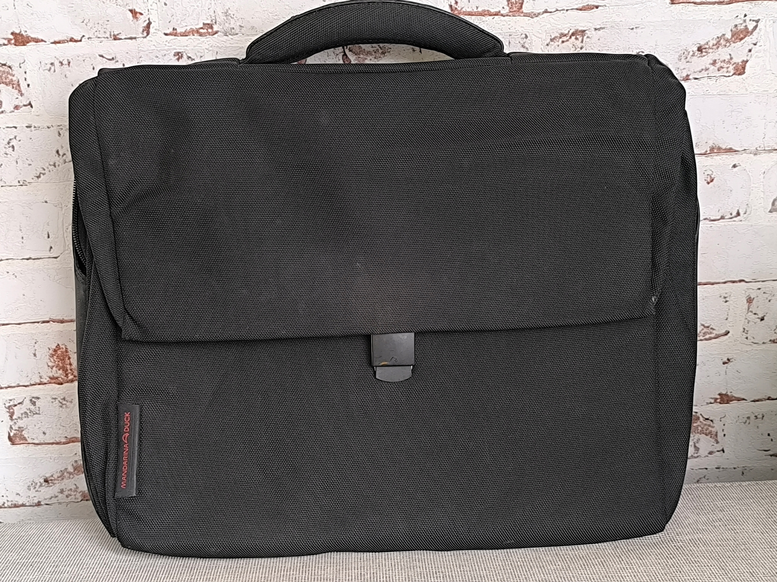 CZARNA TORBA NA LAPTOPA MANDARINA DUCK 40 X 32