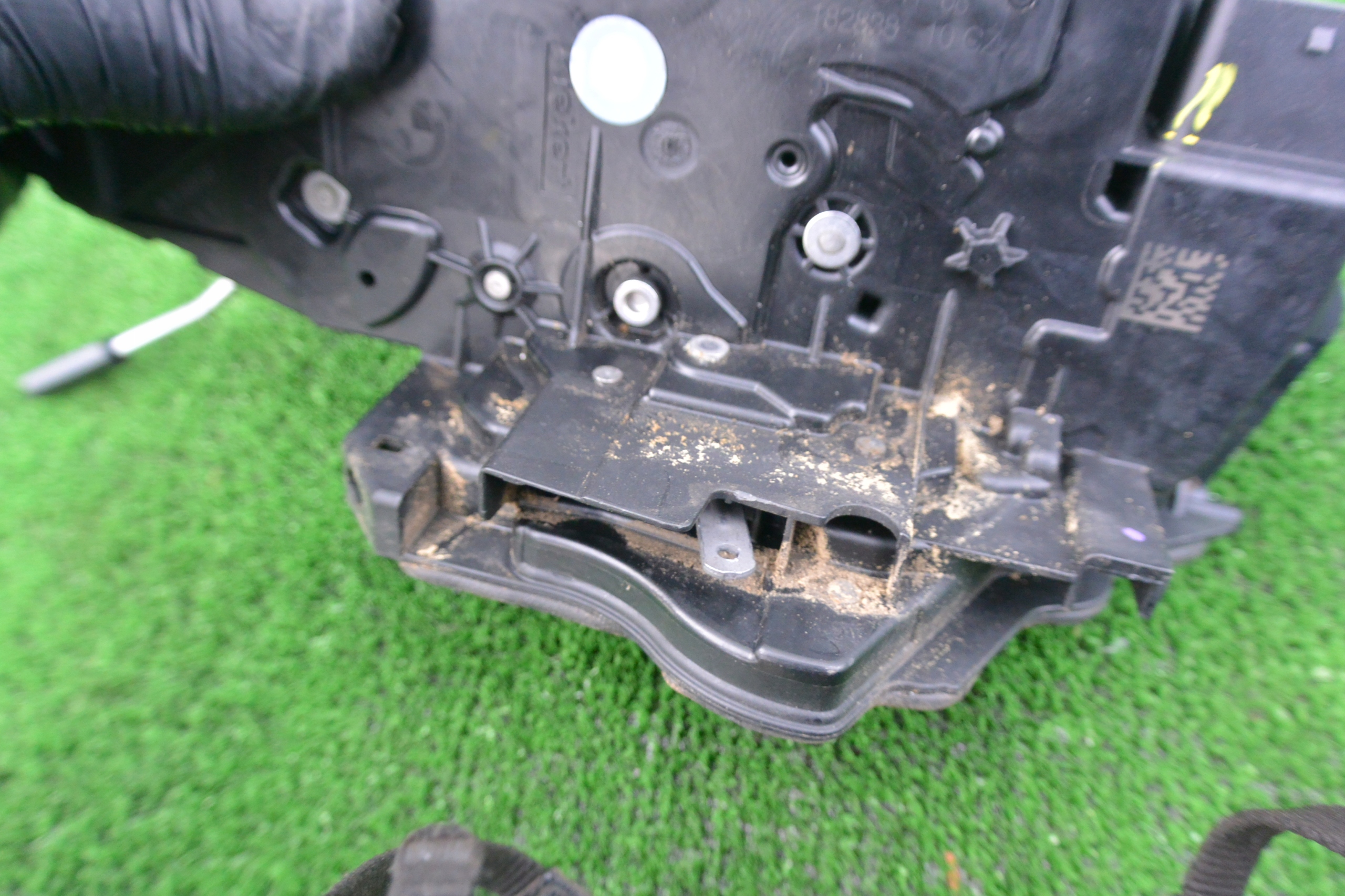 lock door left front BMW 3-SERIA G20 G21 G29 G23