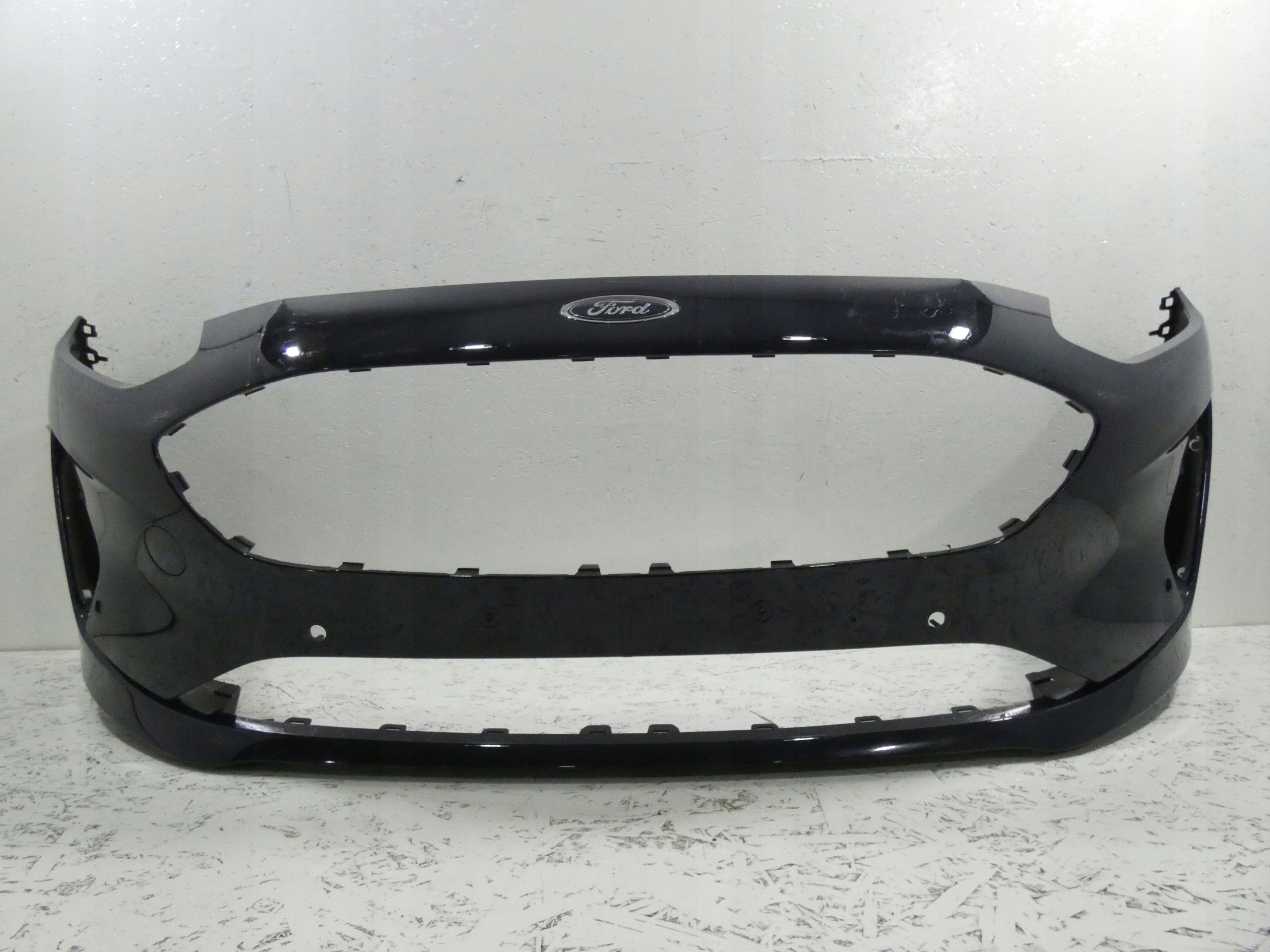 Ford Fiesta MK8 nárazník předek přední