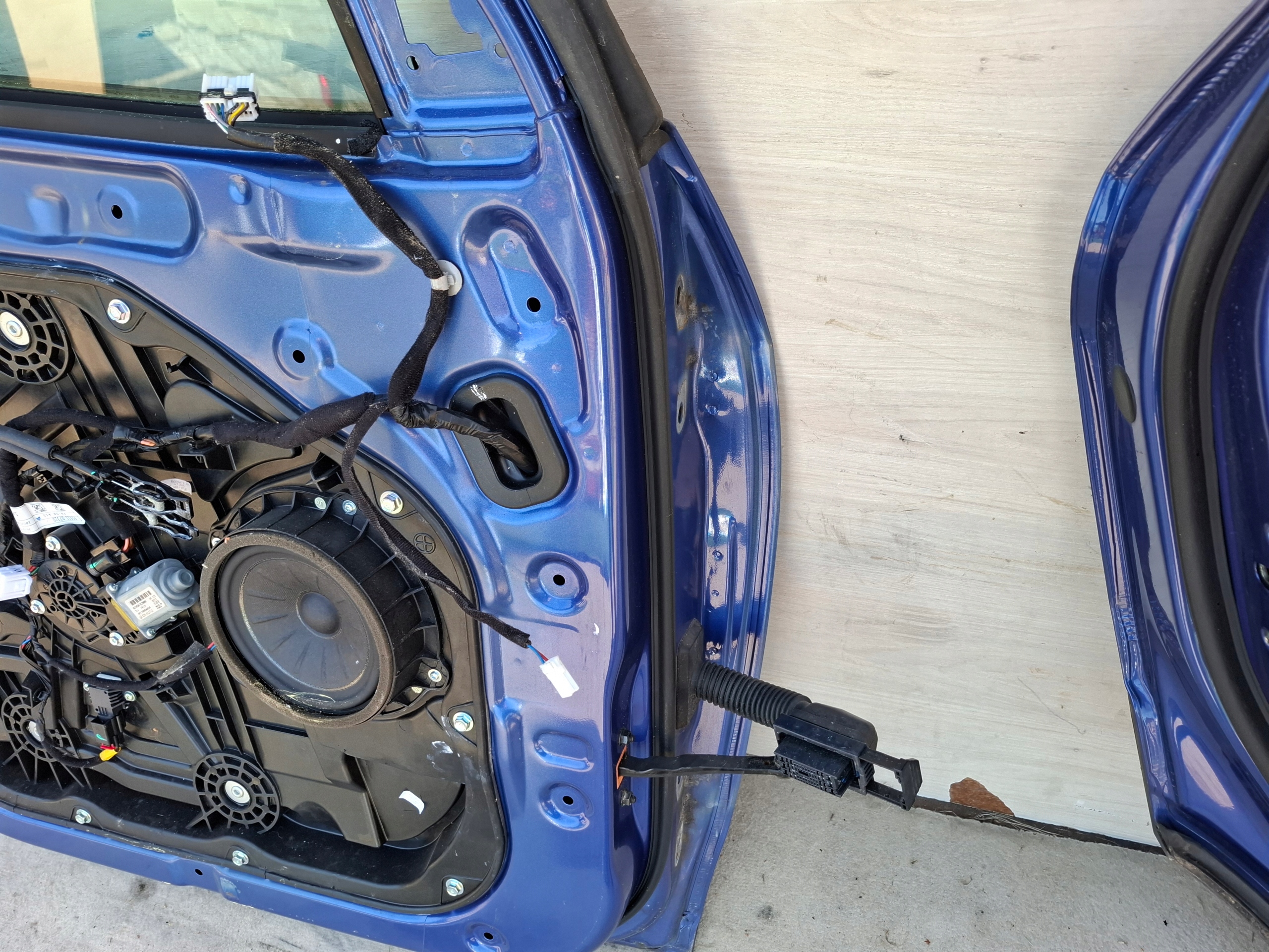 door left front rear part left front HYUNDAI TUCSON III colour U2U 18r