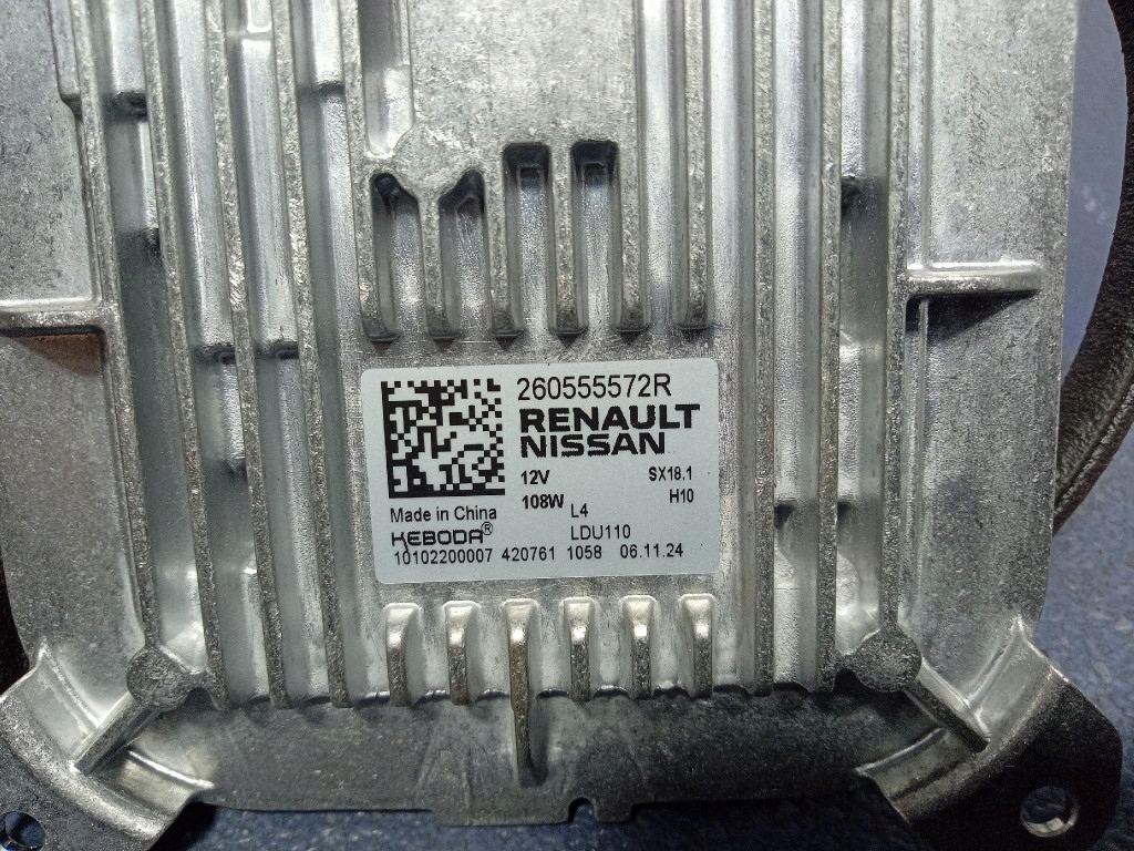 renault CAPTUR II РЕСТАЙЛИНГ 24 Конвертер модуль led 260555572R
