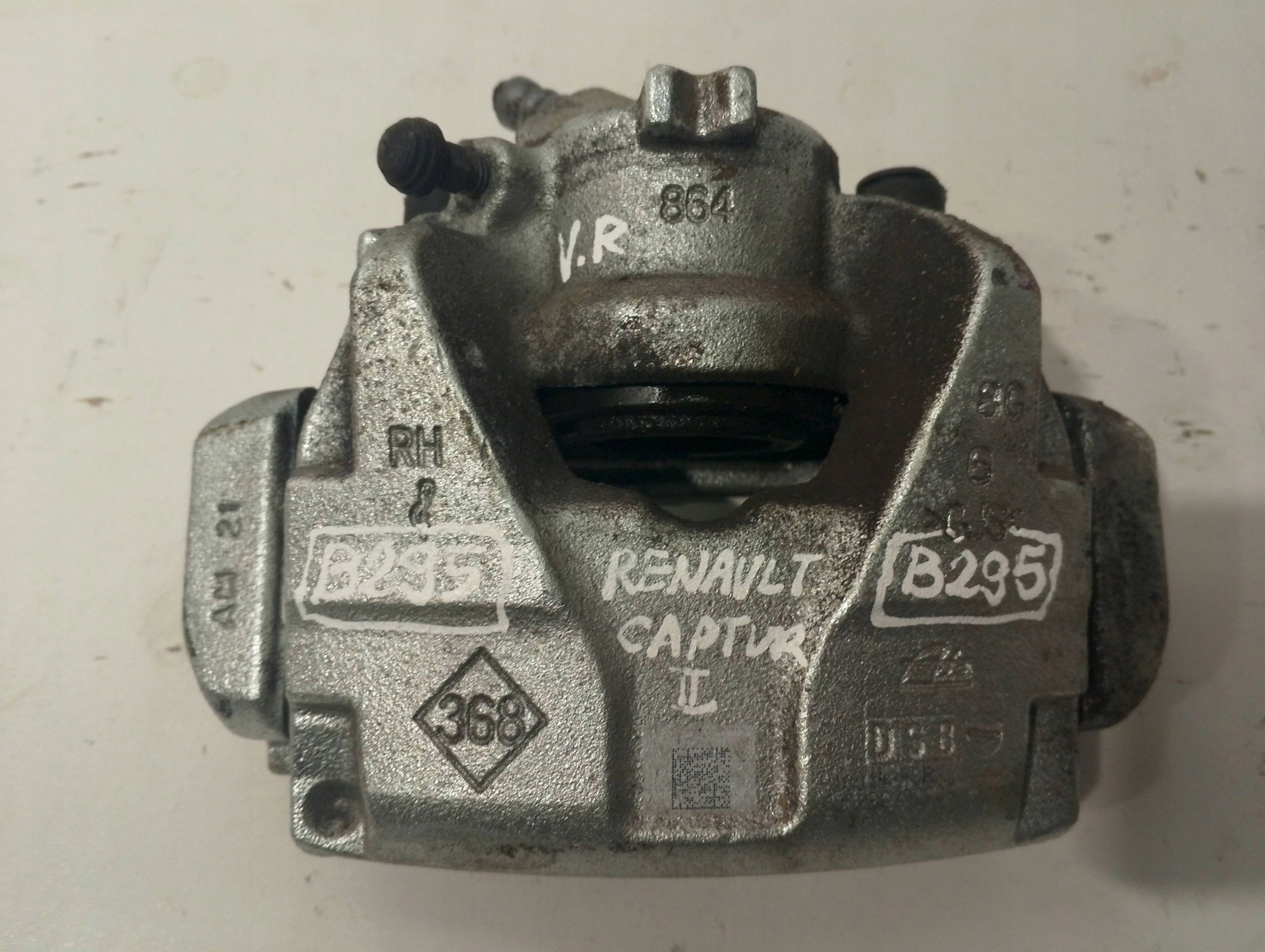 Renault Captur II caliper front right 3688G864 (B295)