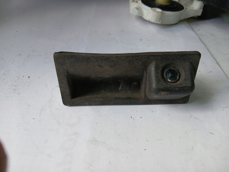 button handles boot + KAMERA AUDI A6 C7 5N0827566