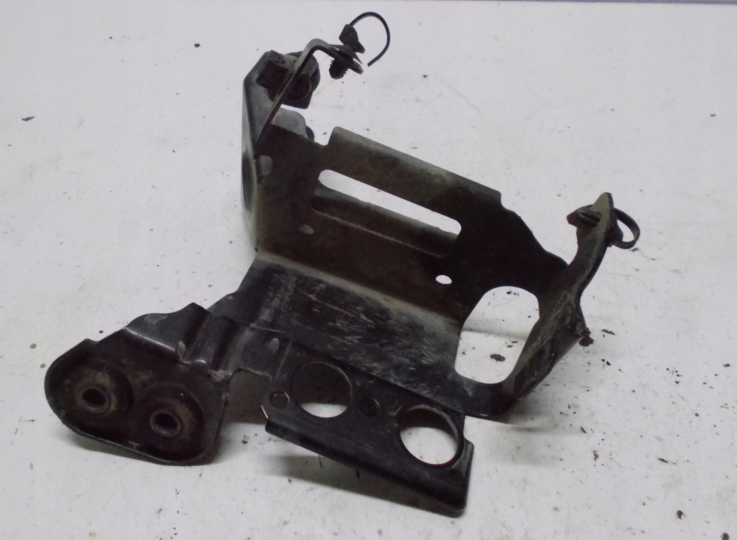OPEL ASTRA J 1.7 CDTI 14R Support plaque POMPY ABS 13264387