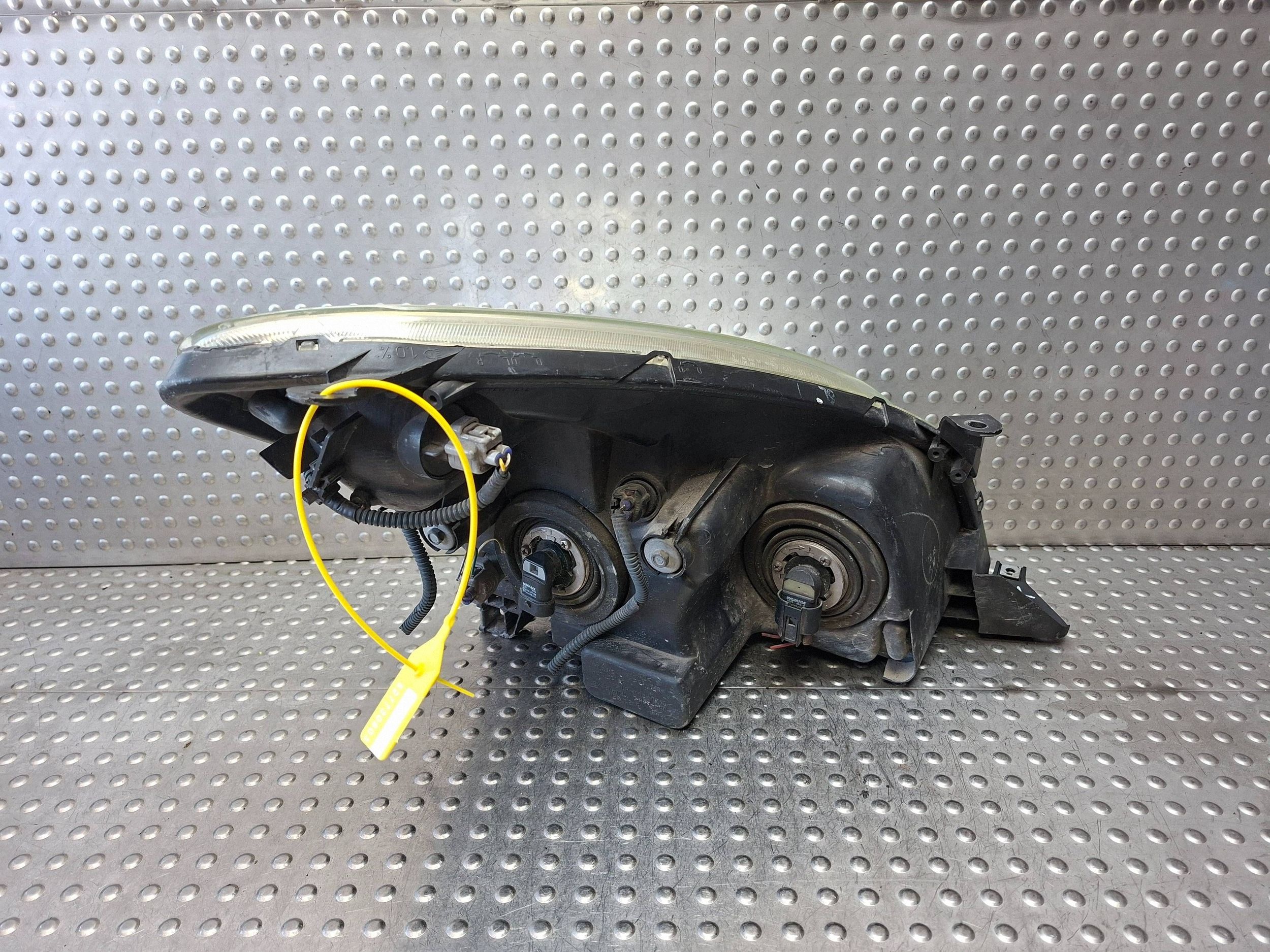 light front left TOYOTA COROLLA VERSO 04- EU