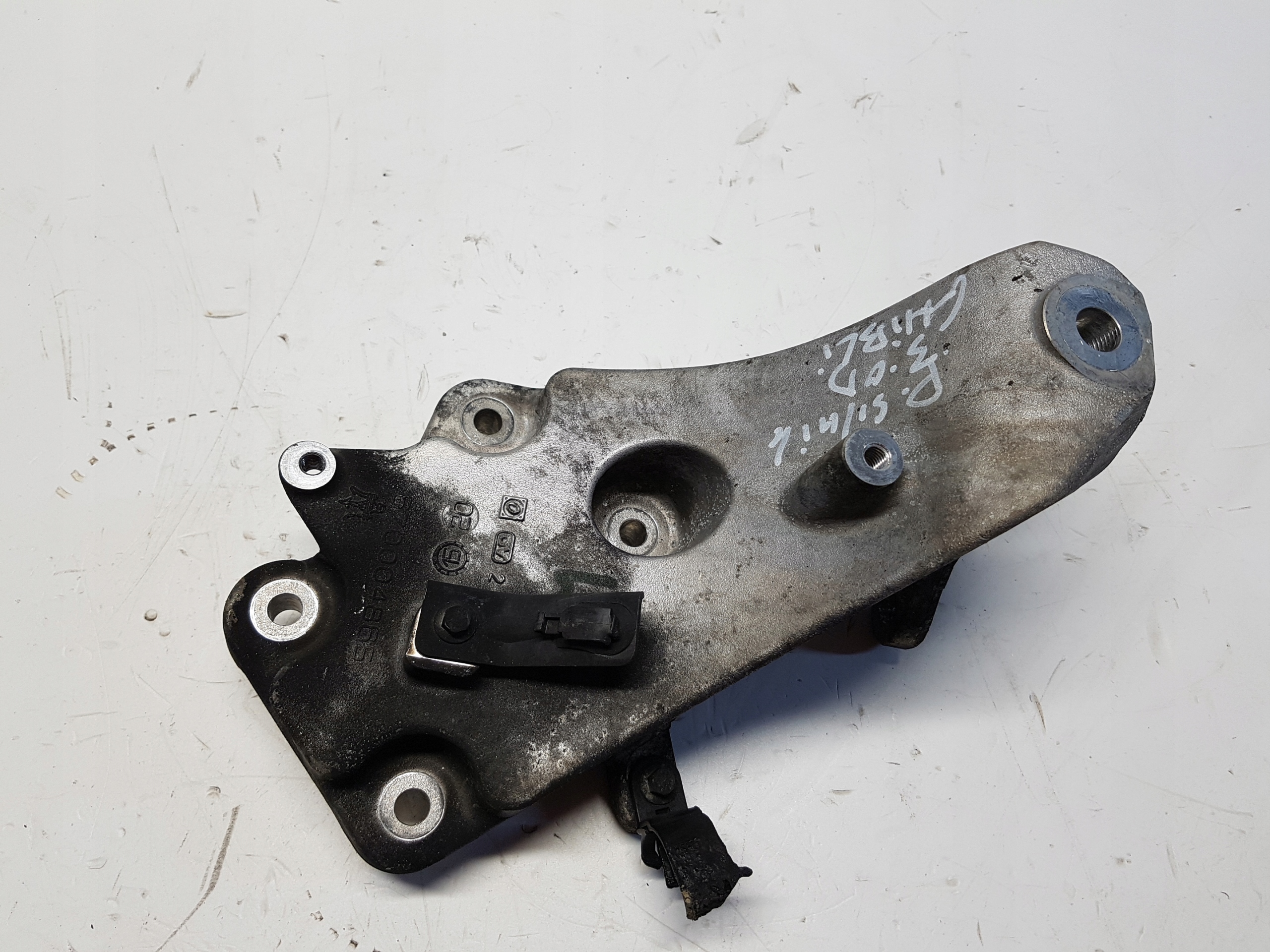 MASERATI GHIBLI 3.0 d holder engine mount right